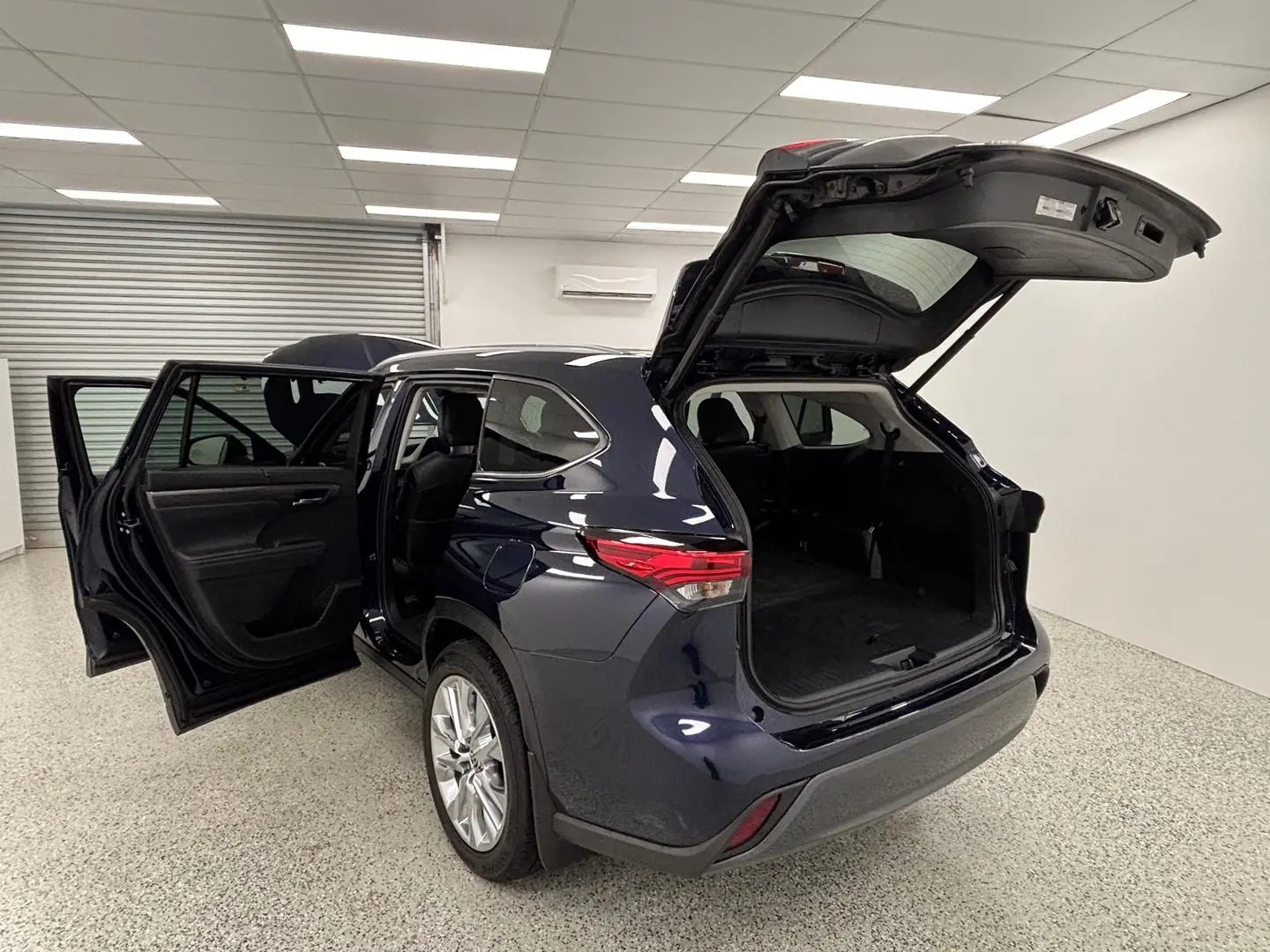 2022 Toyota Kluger Gallery Image 12