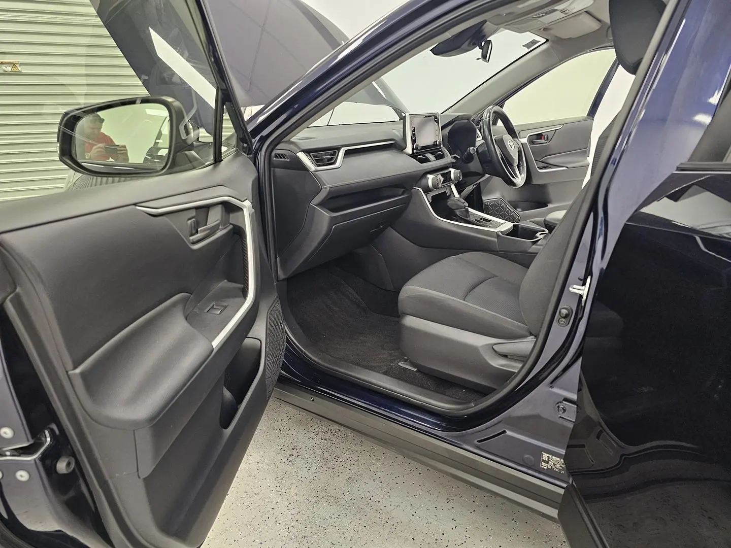 2022 Toyota RAV4 Gallery Image 11