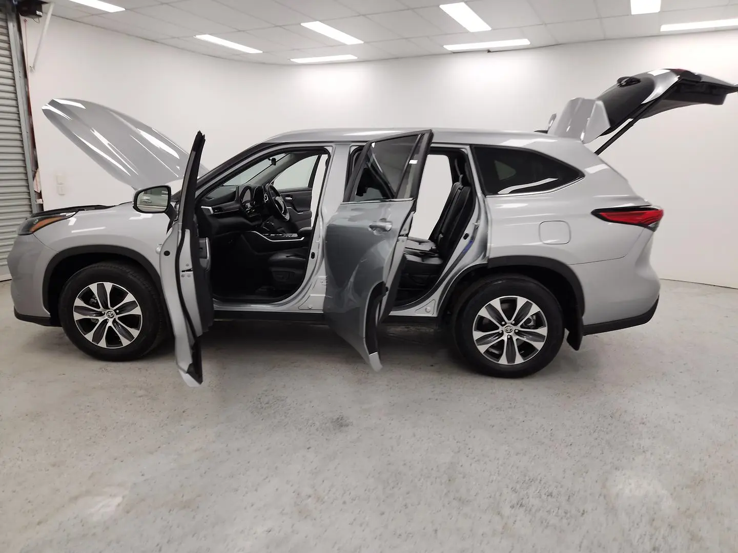 2023 Toyota Kluger Gallery Image 13