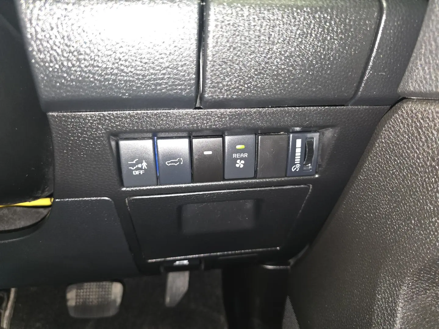 2023 Isuzu MU-X Gallery Image 25