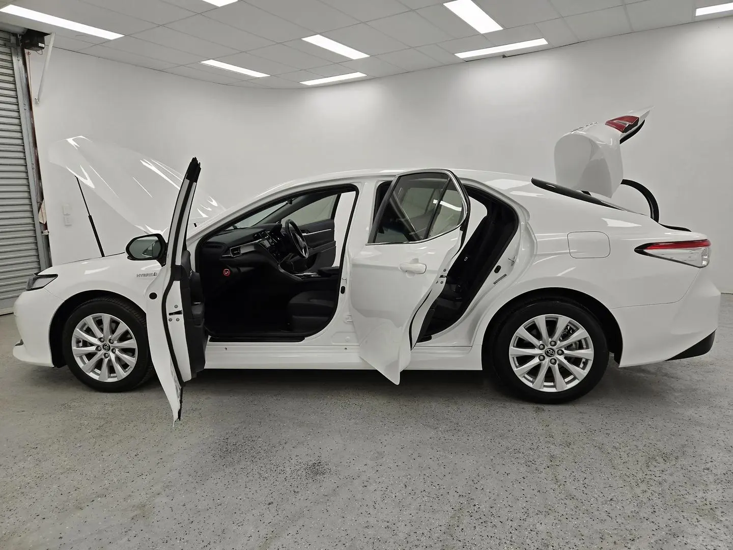 2019 Toyota Camry Gallery Image 13