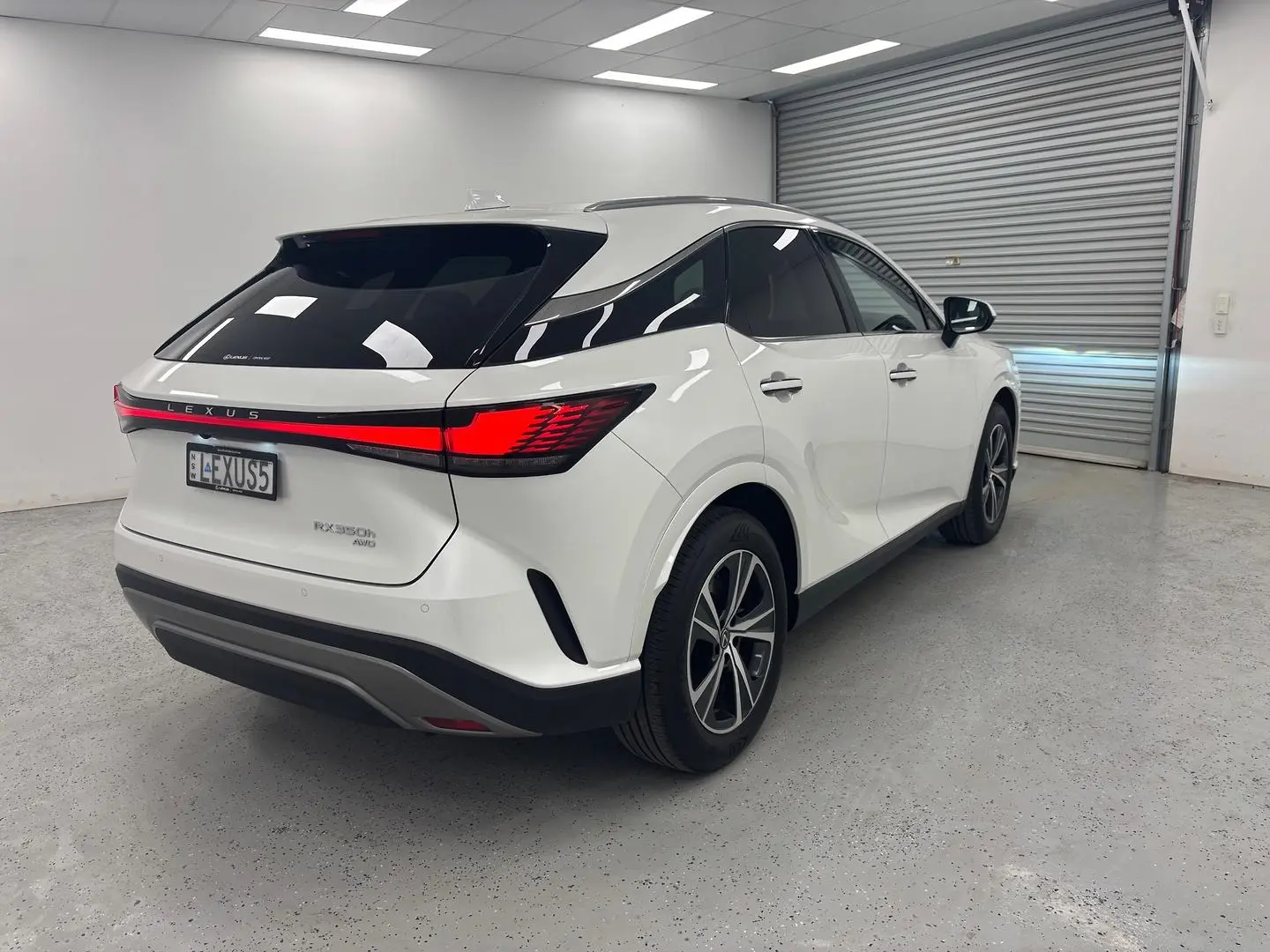2025 Lexus RX Gallery Image 3