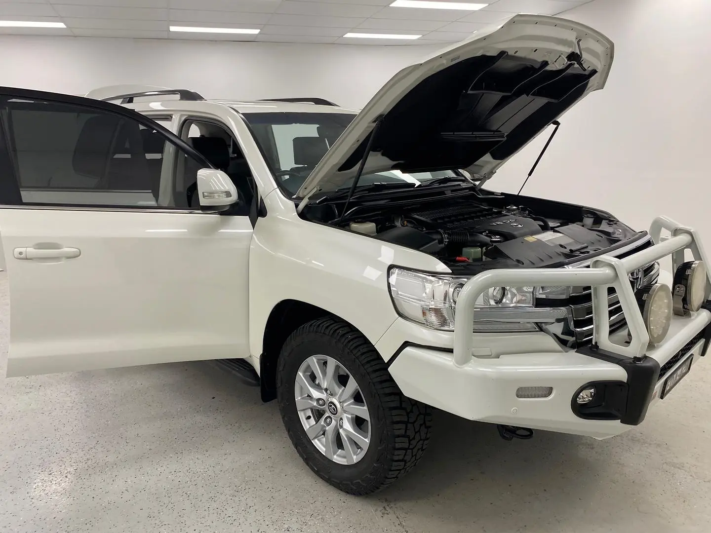 2019 Toyota Landcruiser Gallery Image 9