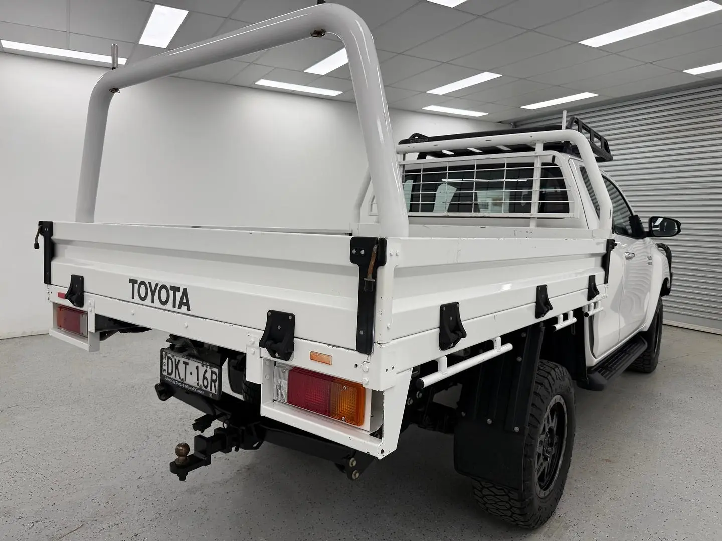 2016 Toyota Hilux Gallery Image 3