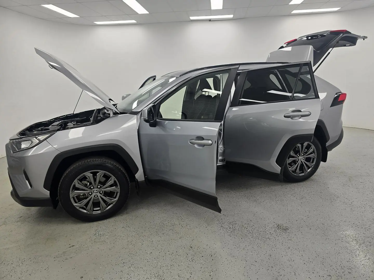 2022 Toyota RAV4 Gallery Image 13