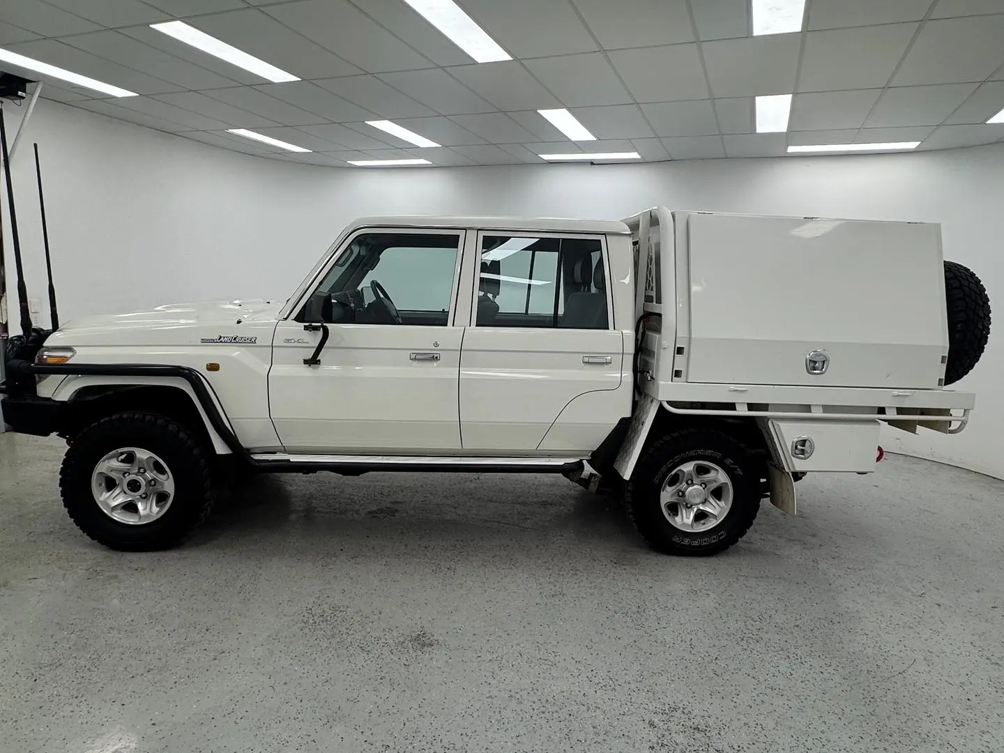 2020 Toyota Landcruiser Gallery Image 5