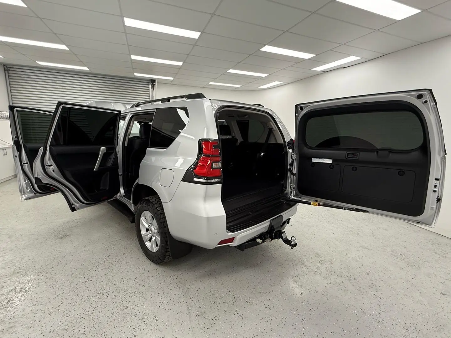 2022 Toyota Landcruiser Prado Gallery Image 13