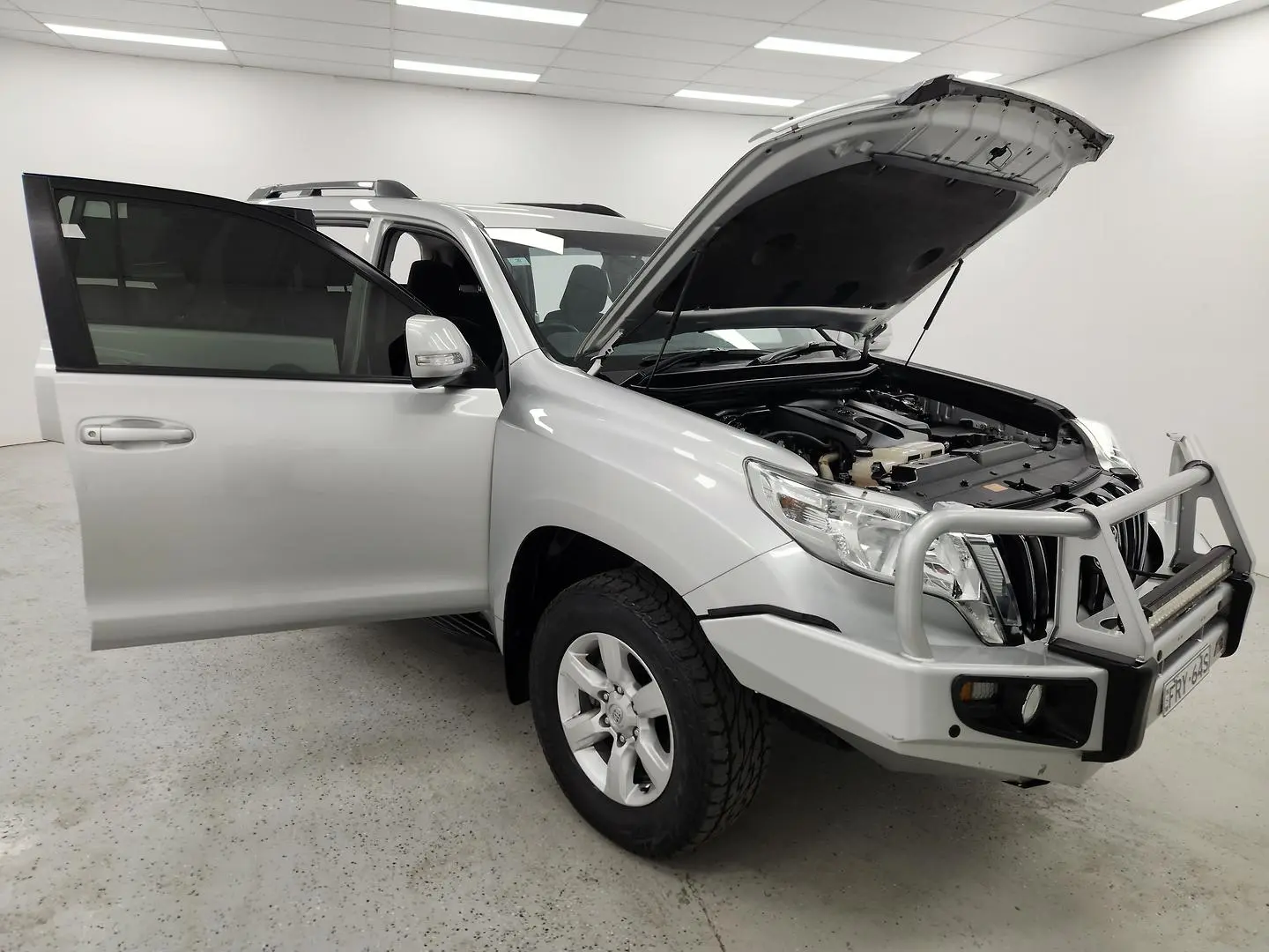 2017 Toyota Landcruiser Prado Gallery Image 8