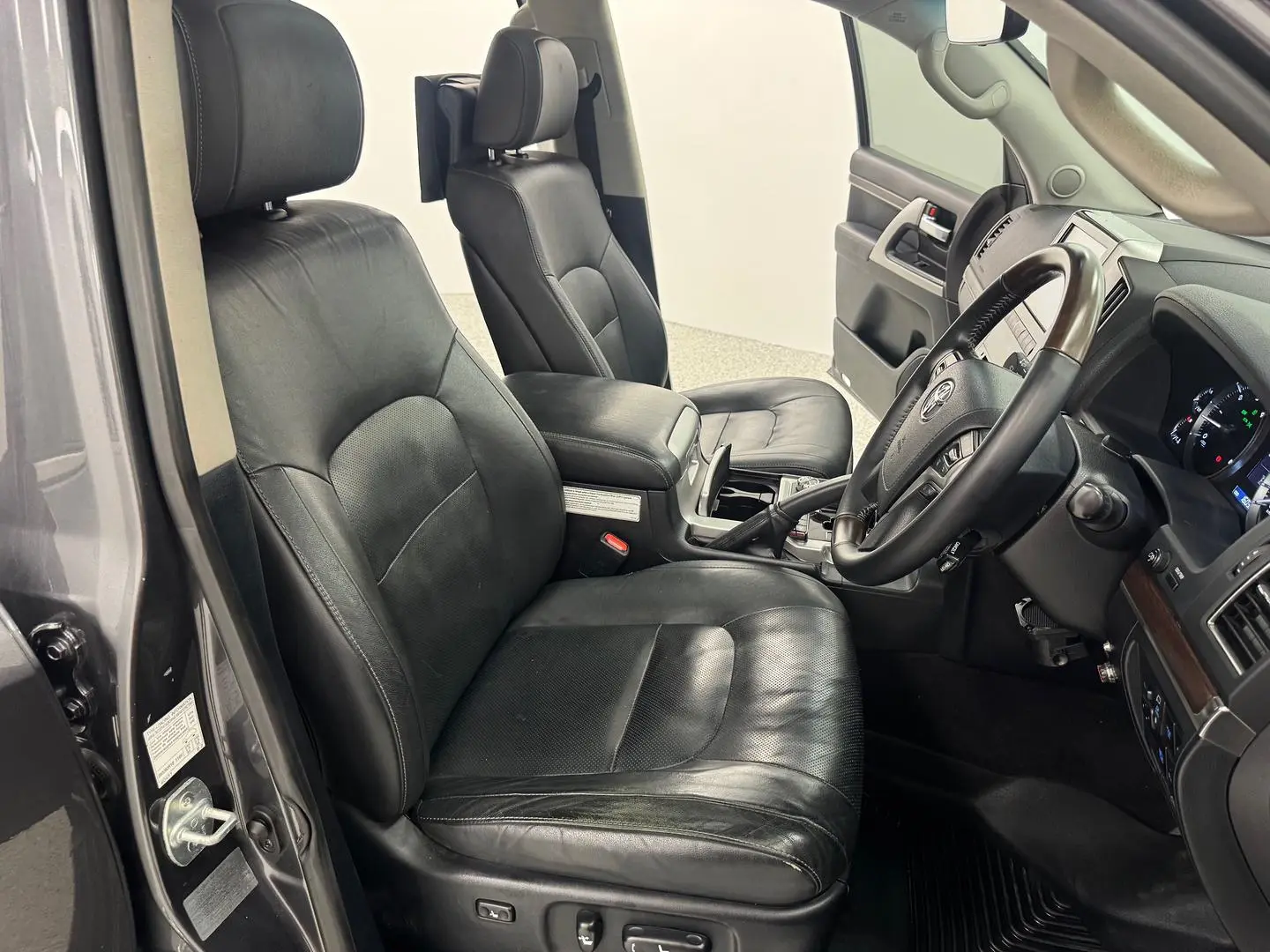 2019 Toyota Landcruiser Gallery Image 32