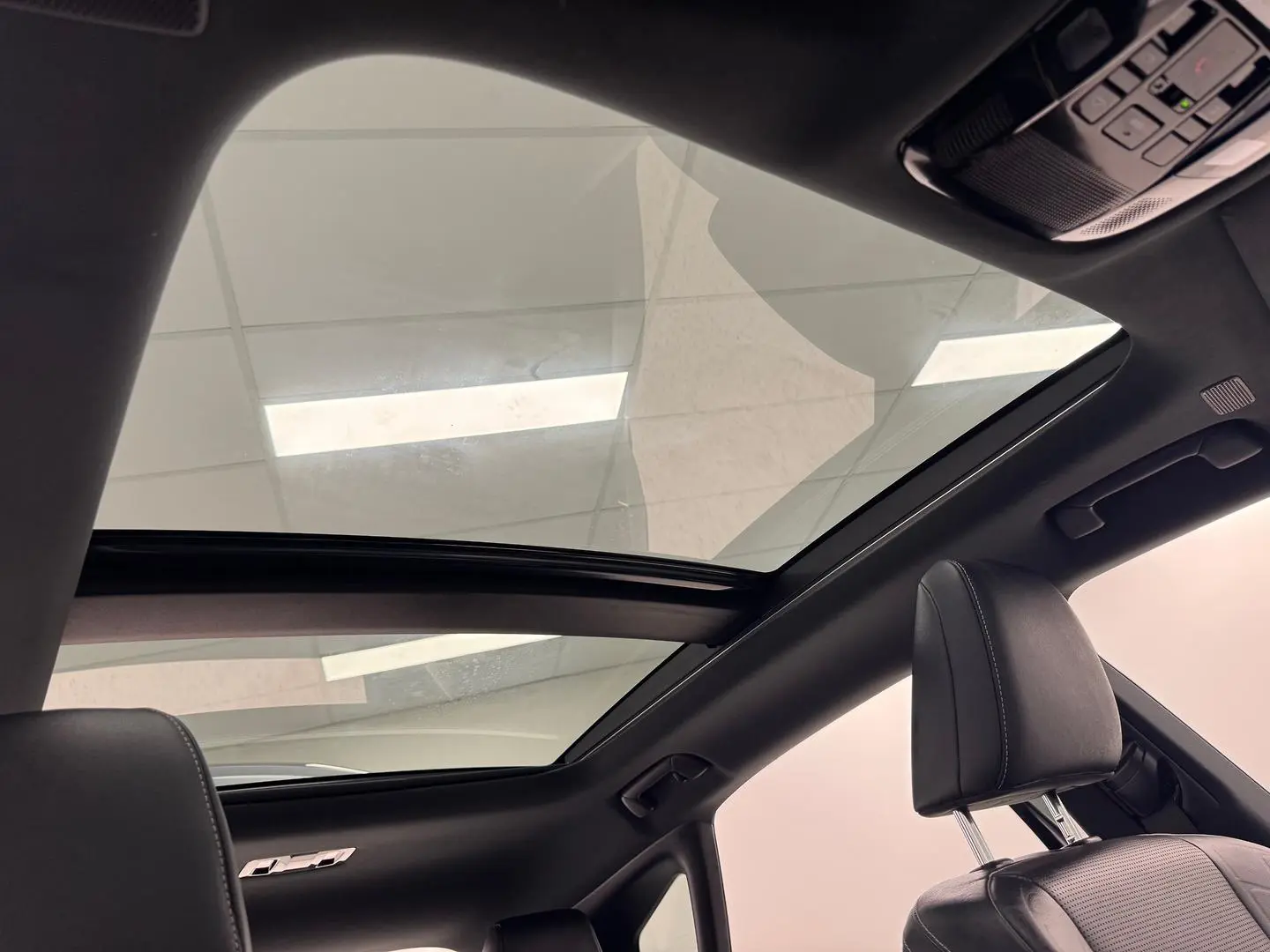 2023 Lexus RX Gallery Image 25