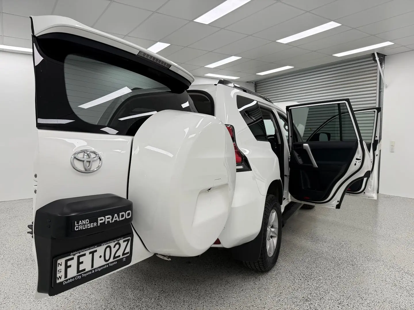 2020 Toyota Landcruiser Prado Gallery Image 16