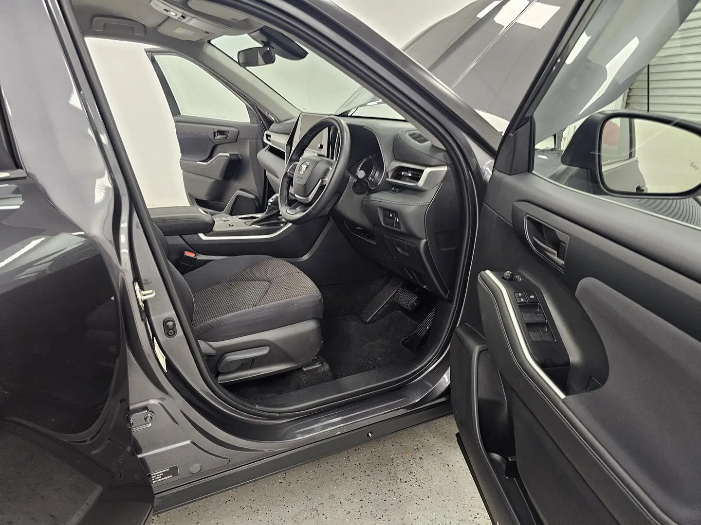 2024 Toyota Kluger Gallery Image 24