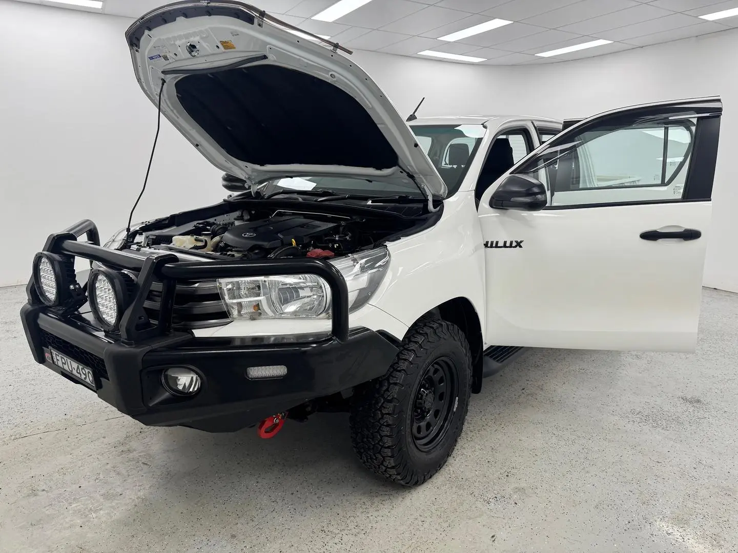 2018 Toyota Hilux Gallery Image 12