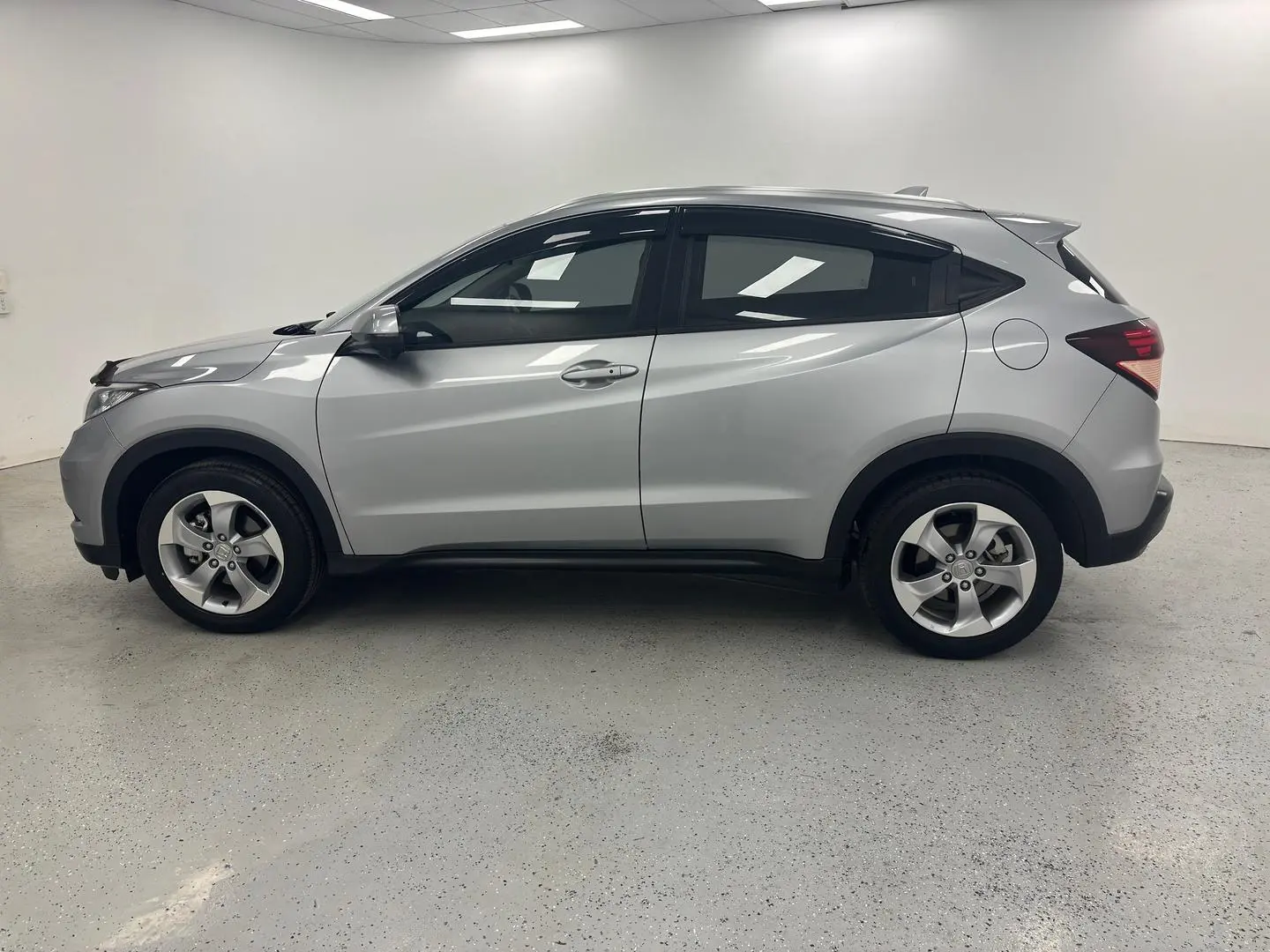 2017 Honda HR-V Gallery Image 6