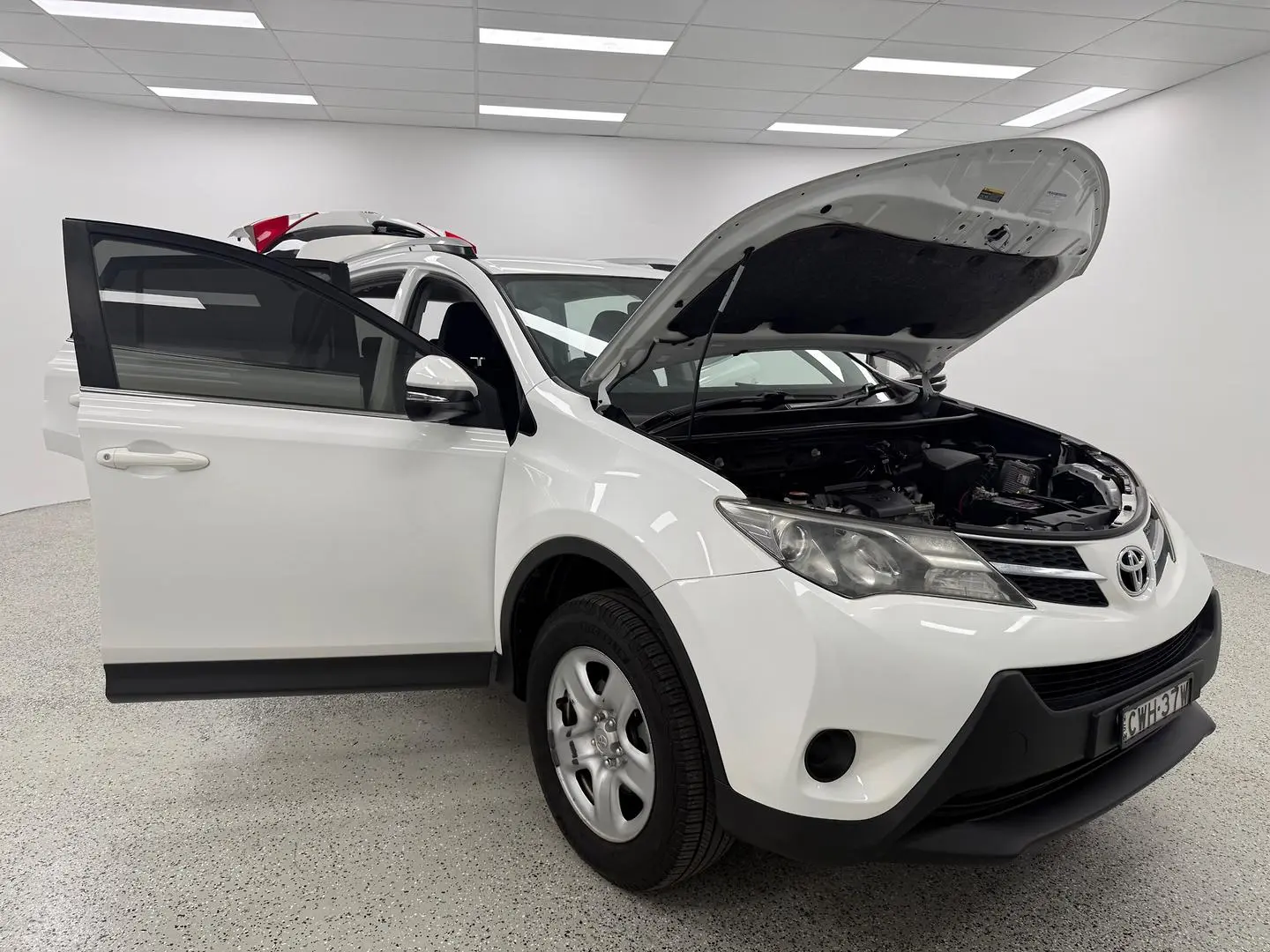 2014 Toyota RAV4 Gallery Image 21