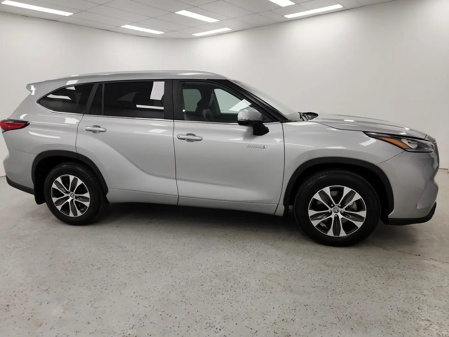 2023 Toyota Kluger Gallery Image 2