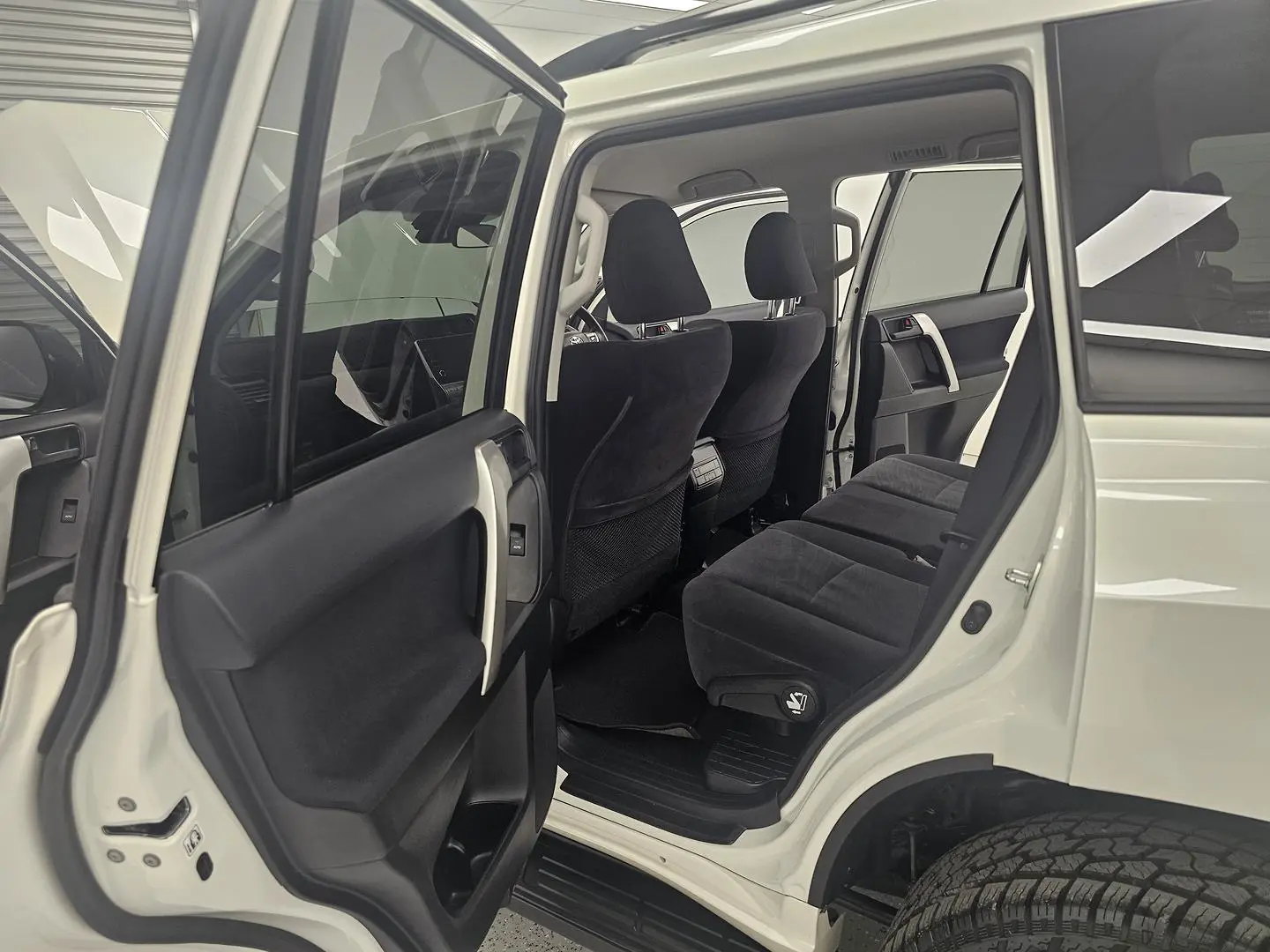 2021 Toyota Landcruiser Prado Gallery Image 14