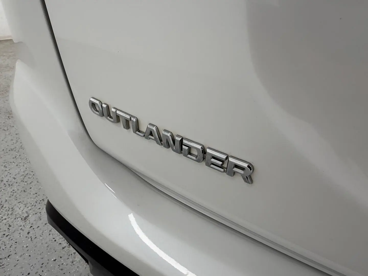 2020 Mitsubishi Outlander Gallery Image 33