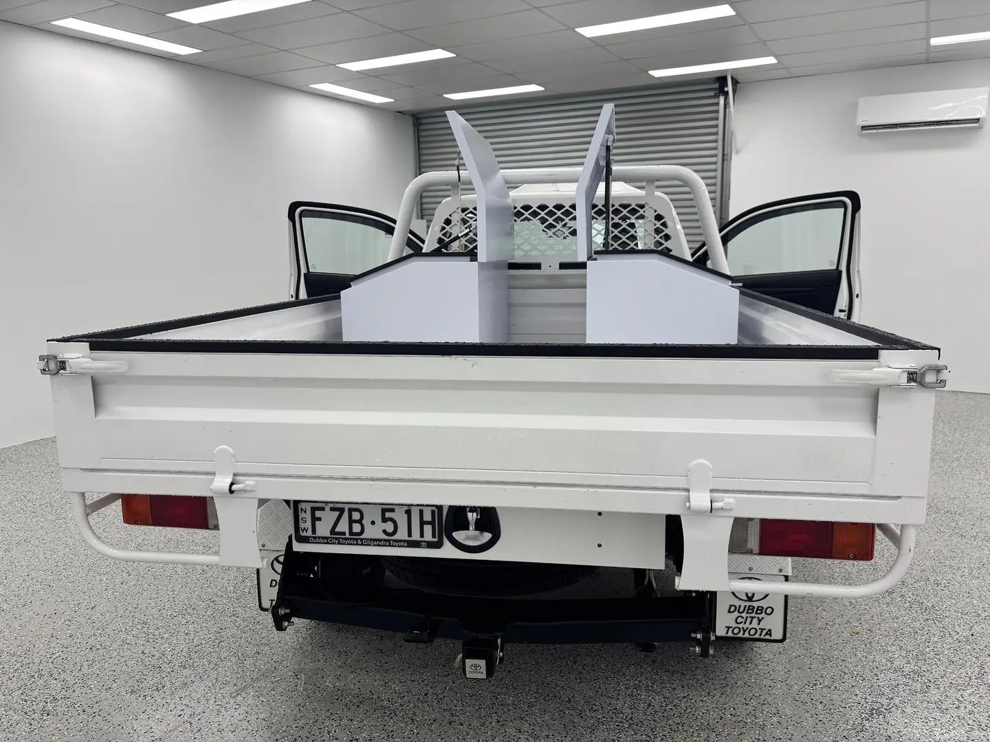 2023 Toyota Hilux Gallery Image 11