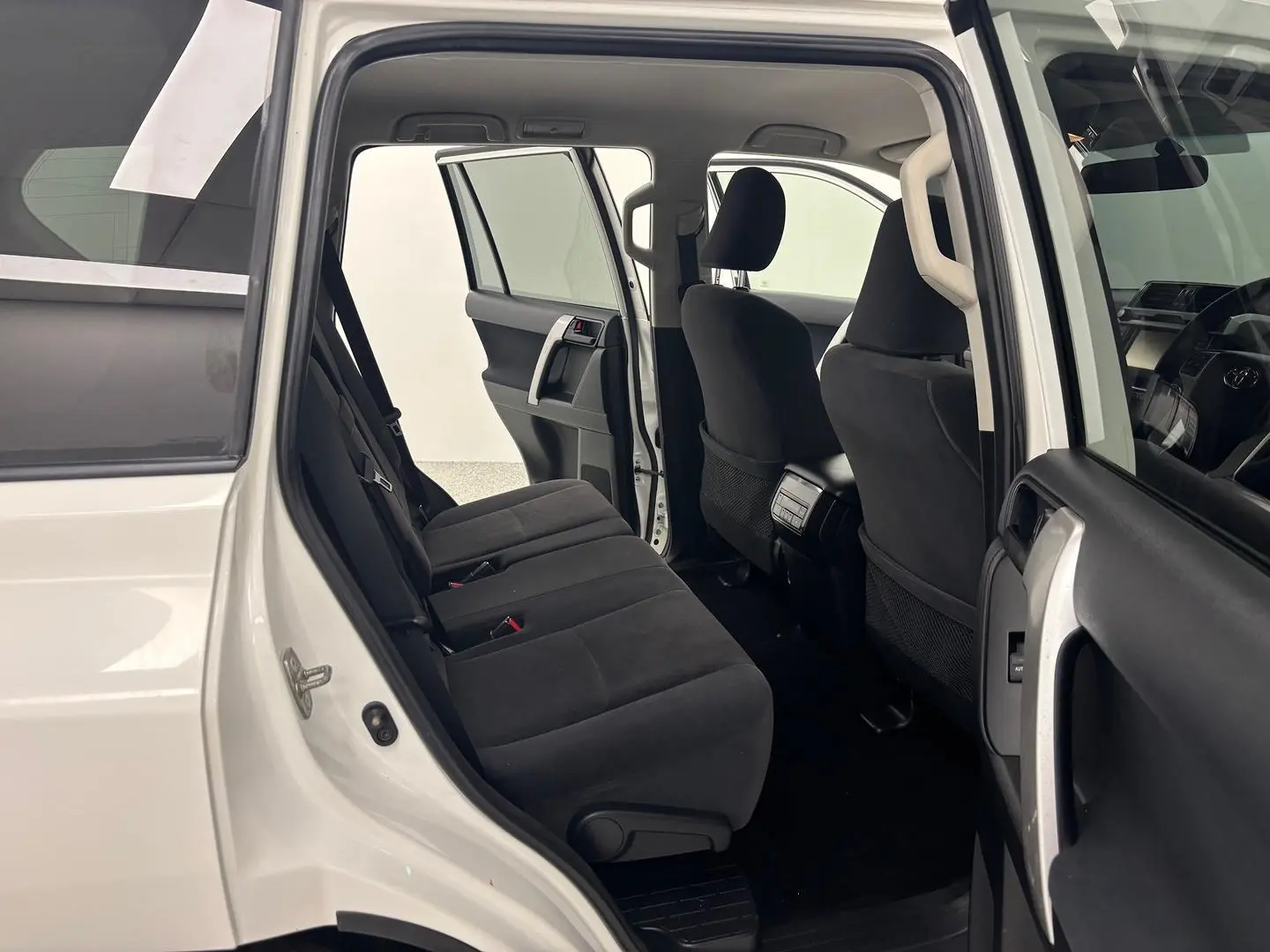 2016 Toyota Landcruiser Prado Gallery Image 22