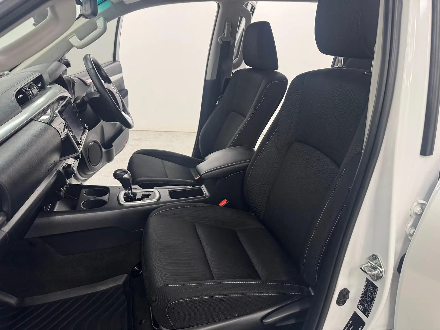 2023 Toyota Hilux Gallery Image 28