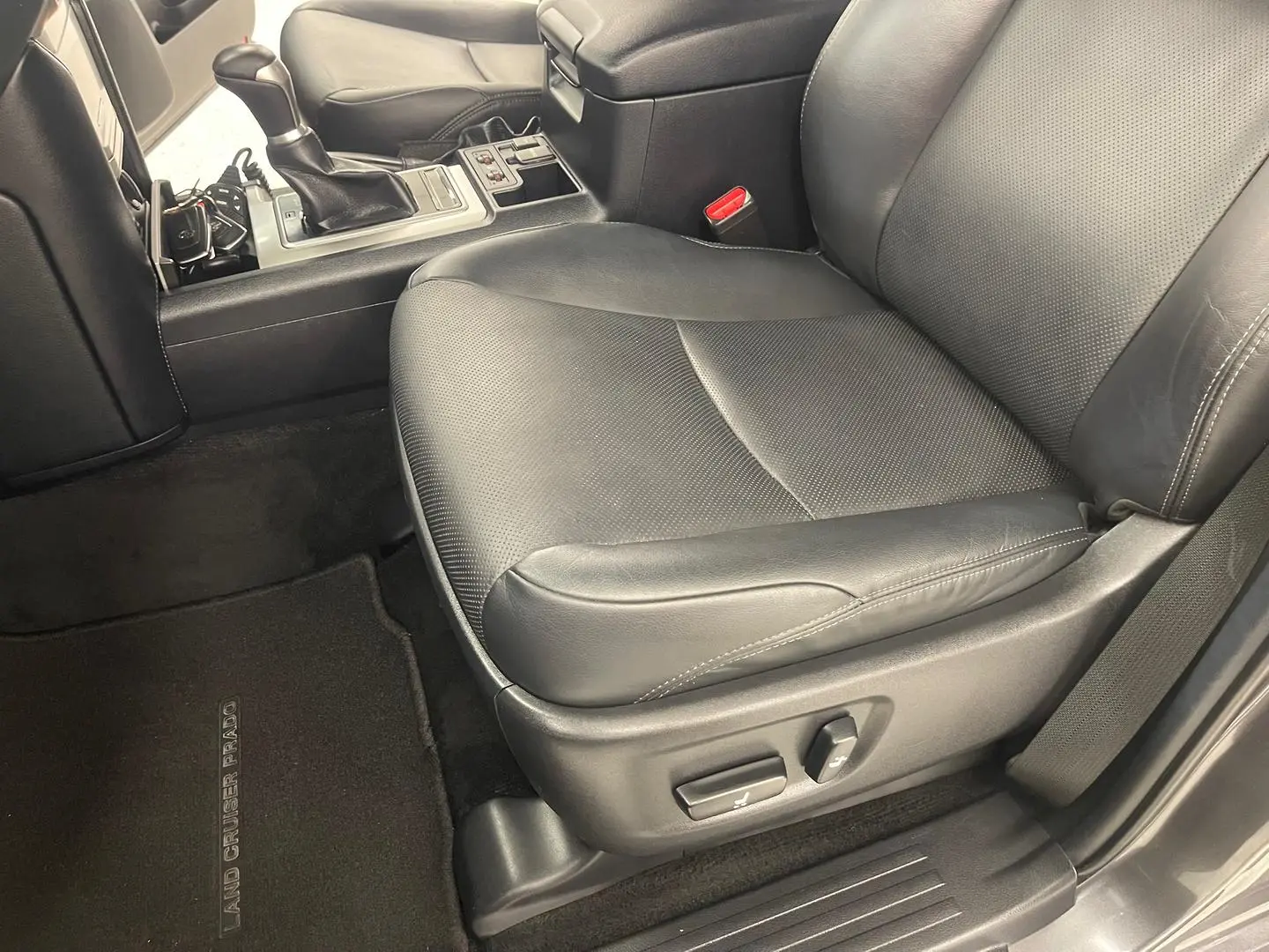 2022 Toyota Landcruiser Prado Gallery Image 16