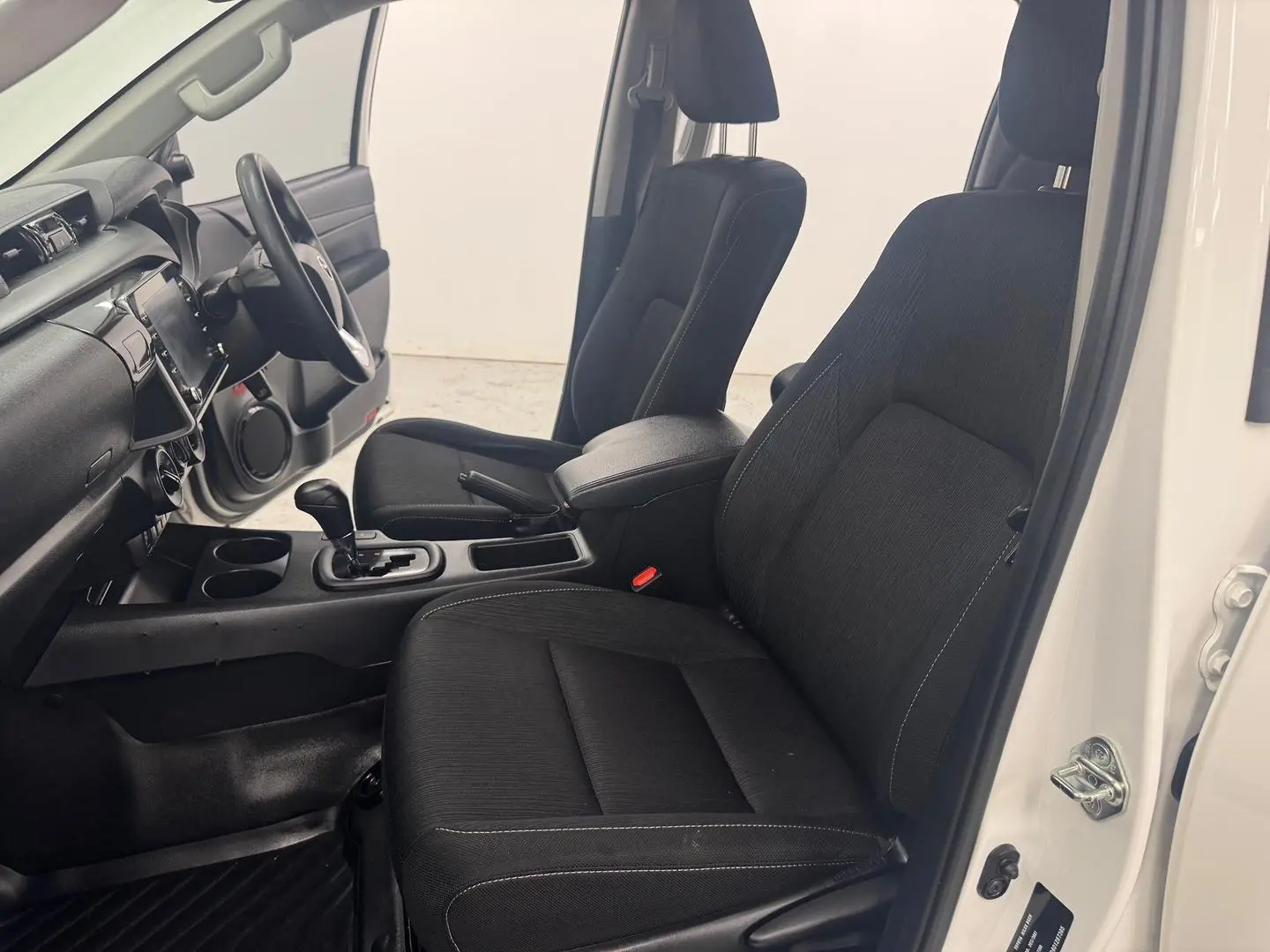 2021 Toyota Hilux Gallery Image 25