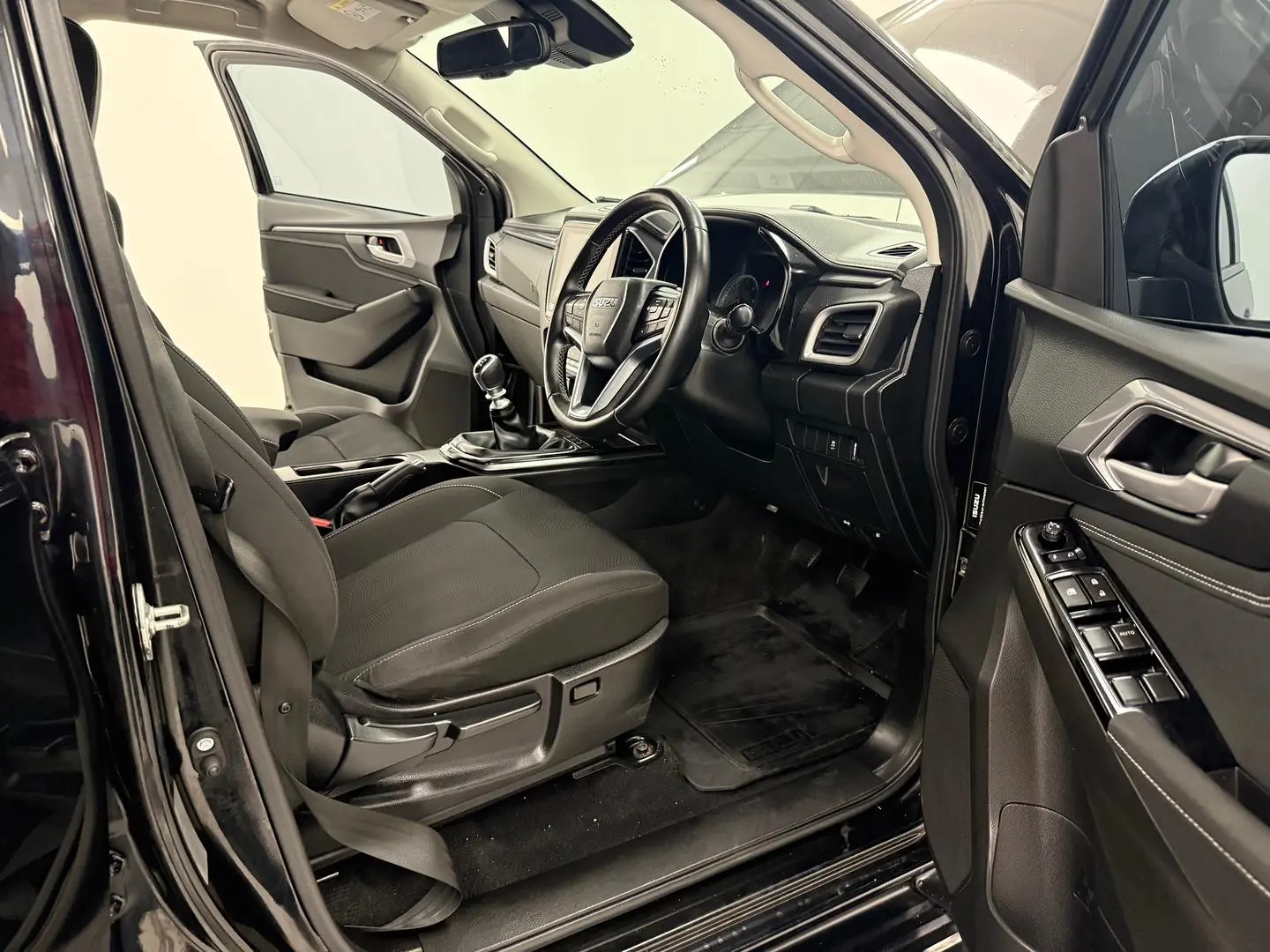 2022 Isuzu D-MAX Gallery Image 20