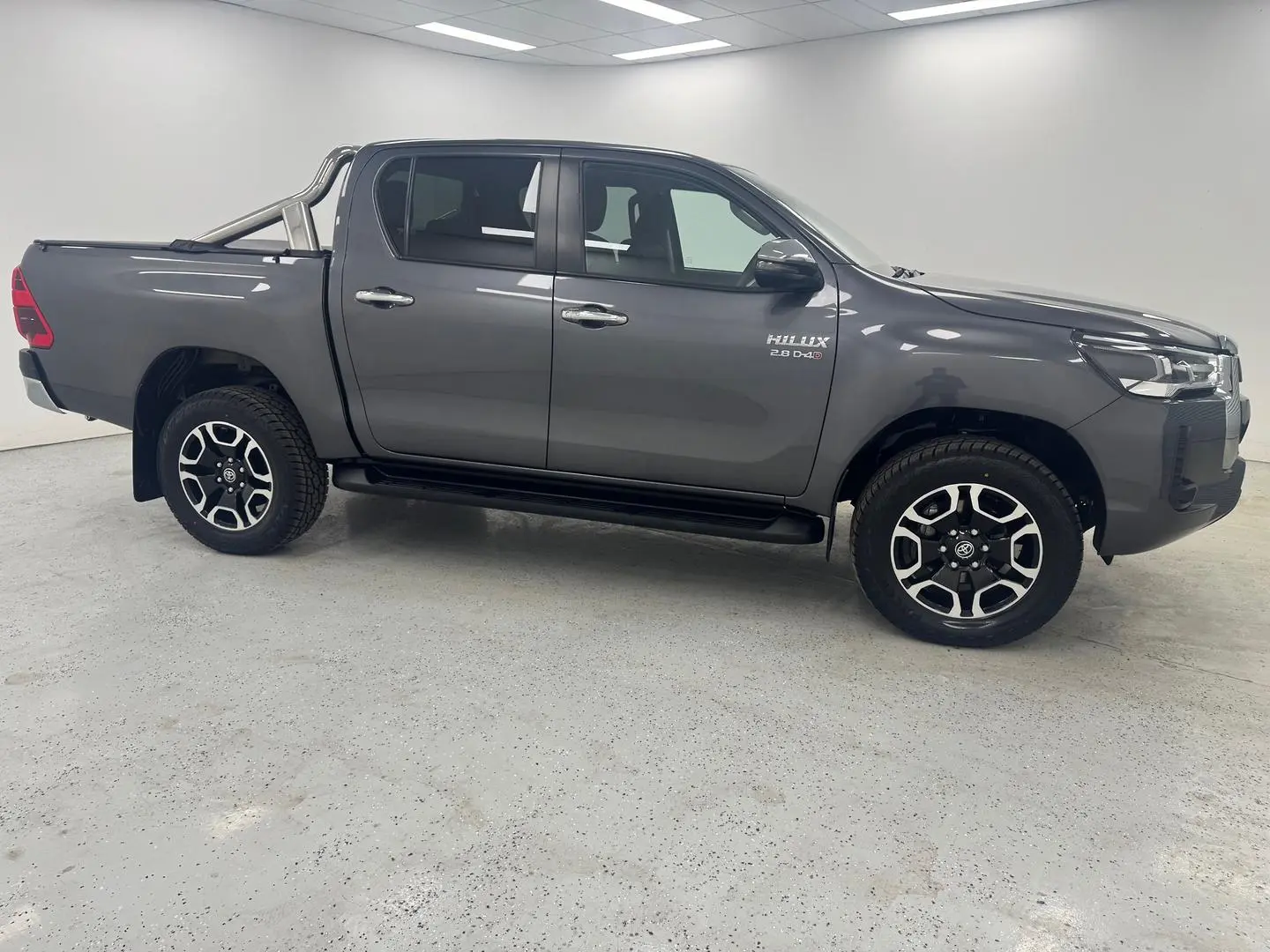 2023 Toyota Hilux Gallery Image 2