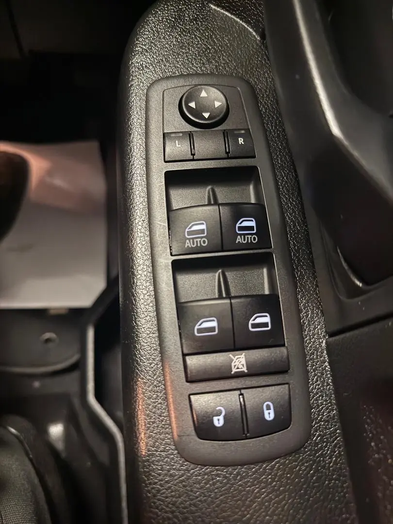 2021 RAM 1500 Gallery Image 28