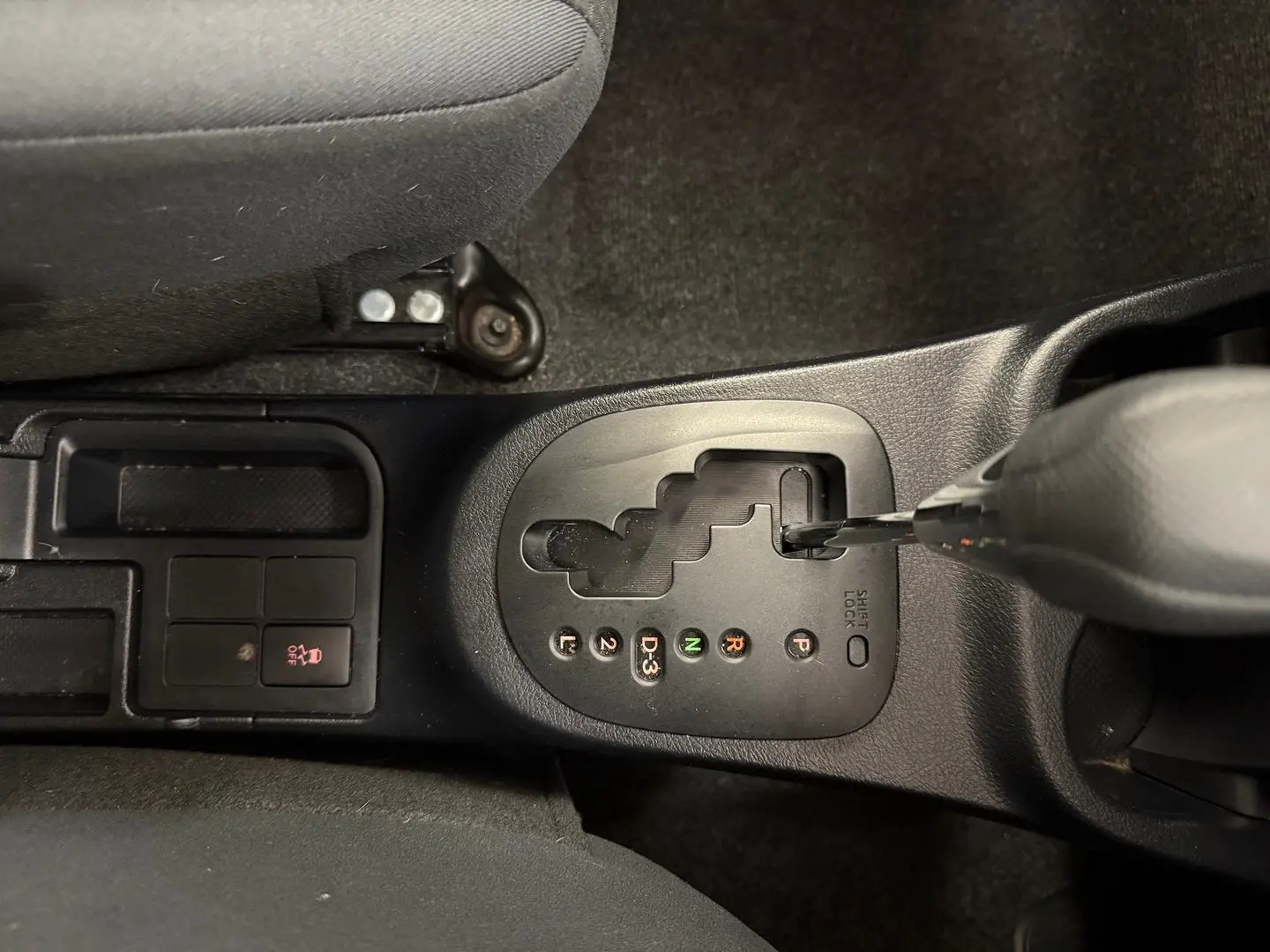 2017 Toyota Yaris Gallery Image 32