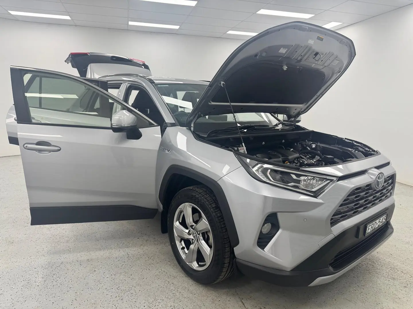2020 Toyota RAV4 Gallery Image 7