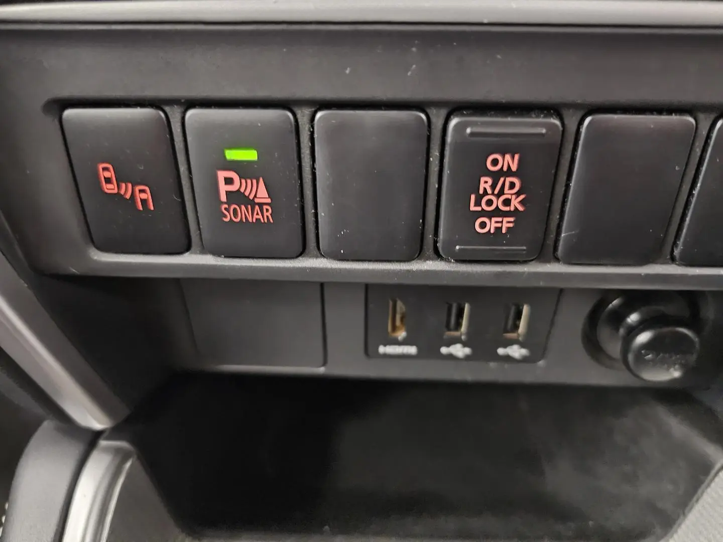 2023 Mitsubishi Triton Gallery Image 31