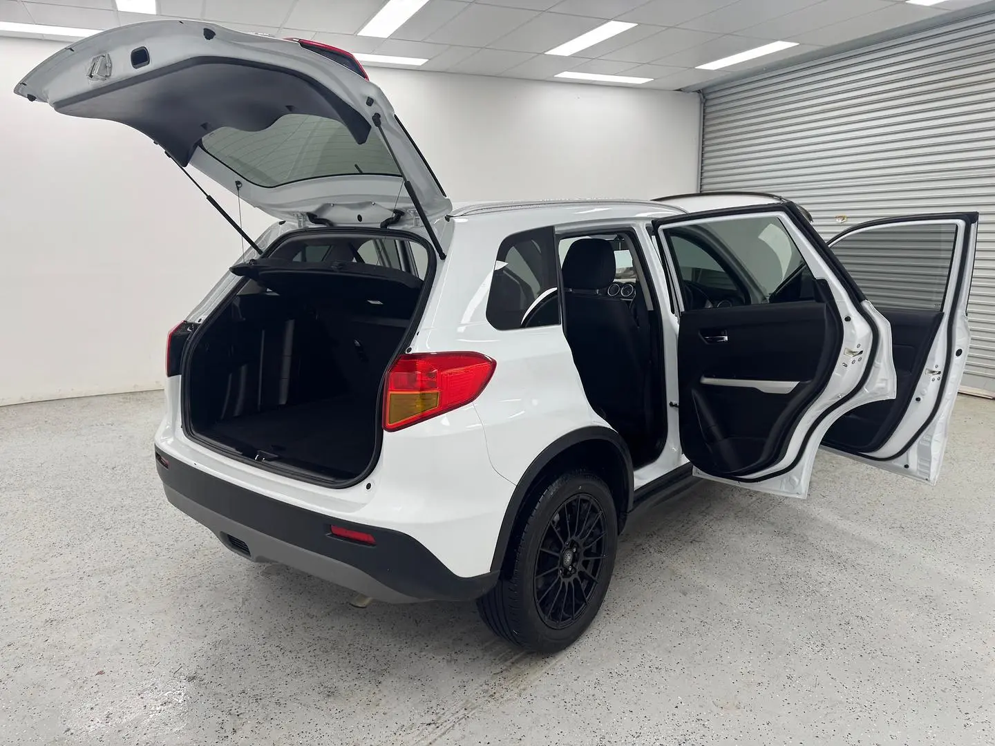 2018 Suzuki Vitara Gallery Image 9