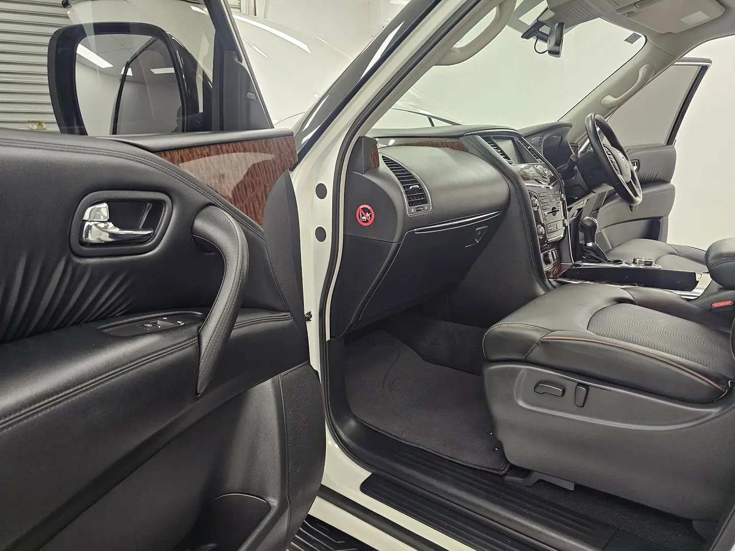 2020 Nissan Patrol Gallery Image 11