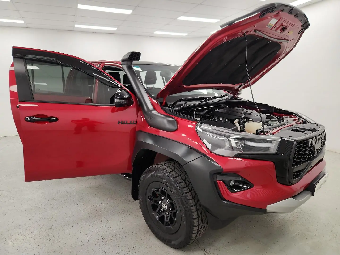 2023 Toyota Hilux Gallery Image 8