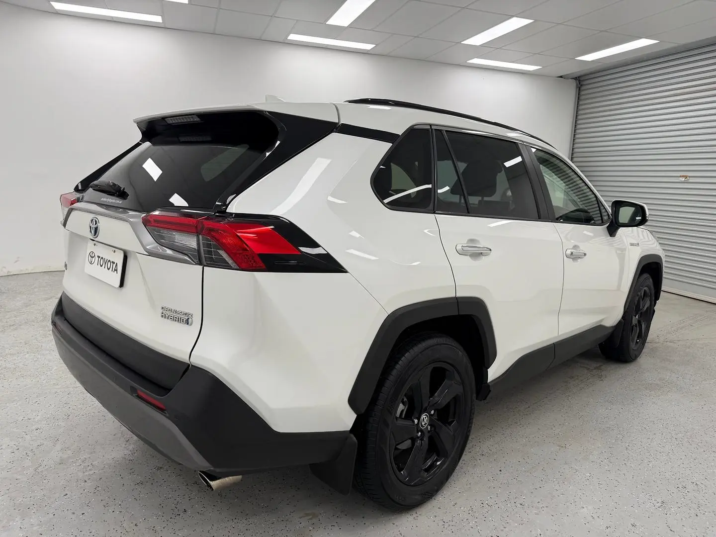 2020 Toyota RAV4 Gallery Image 3