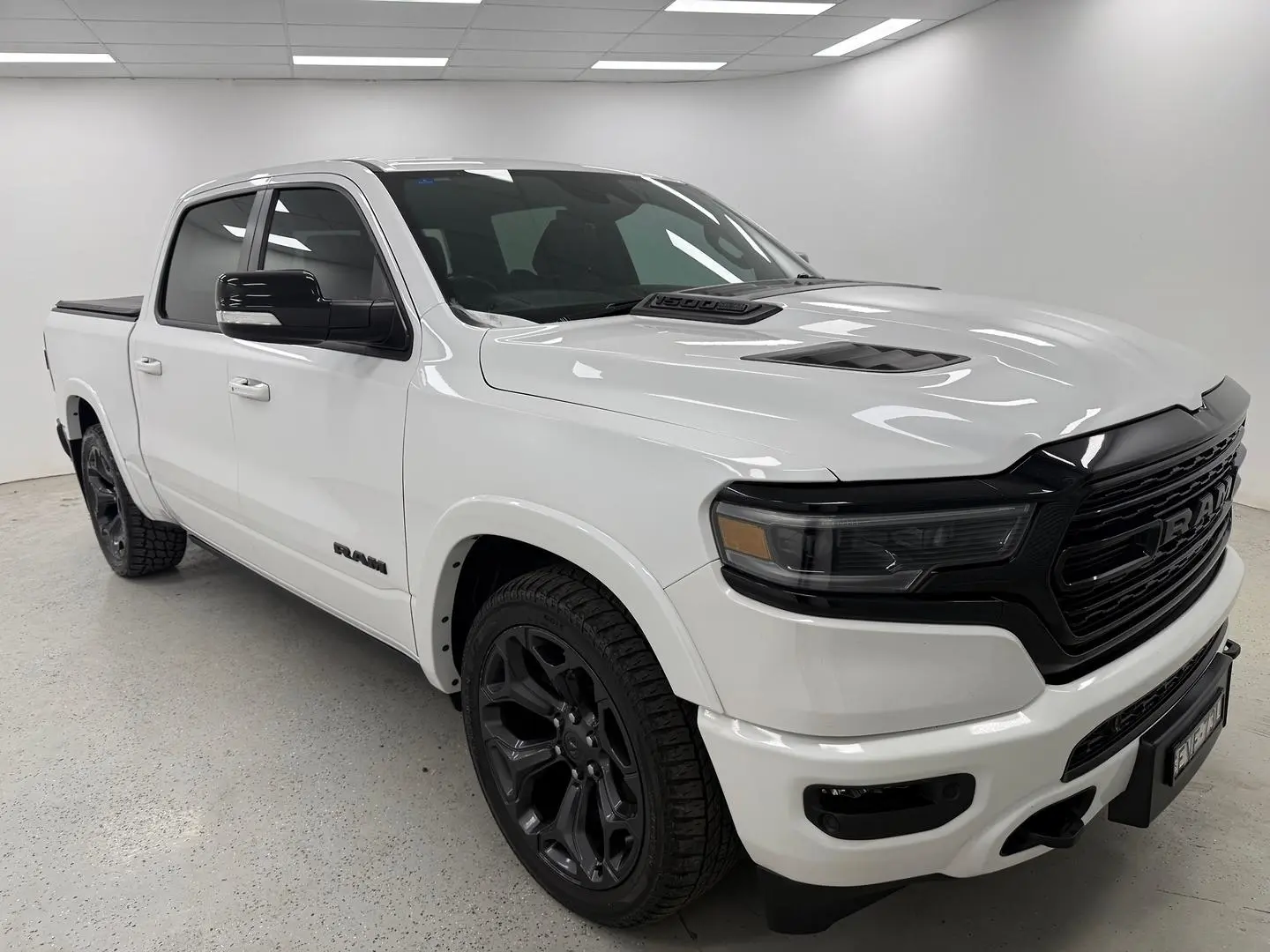 2022 RAM 1500 Gallery Image 1