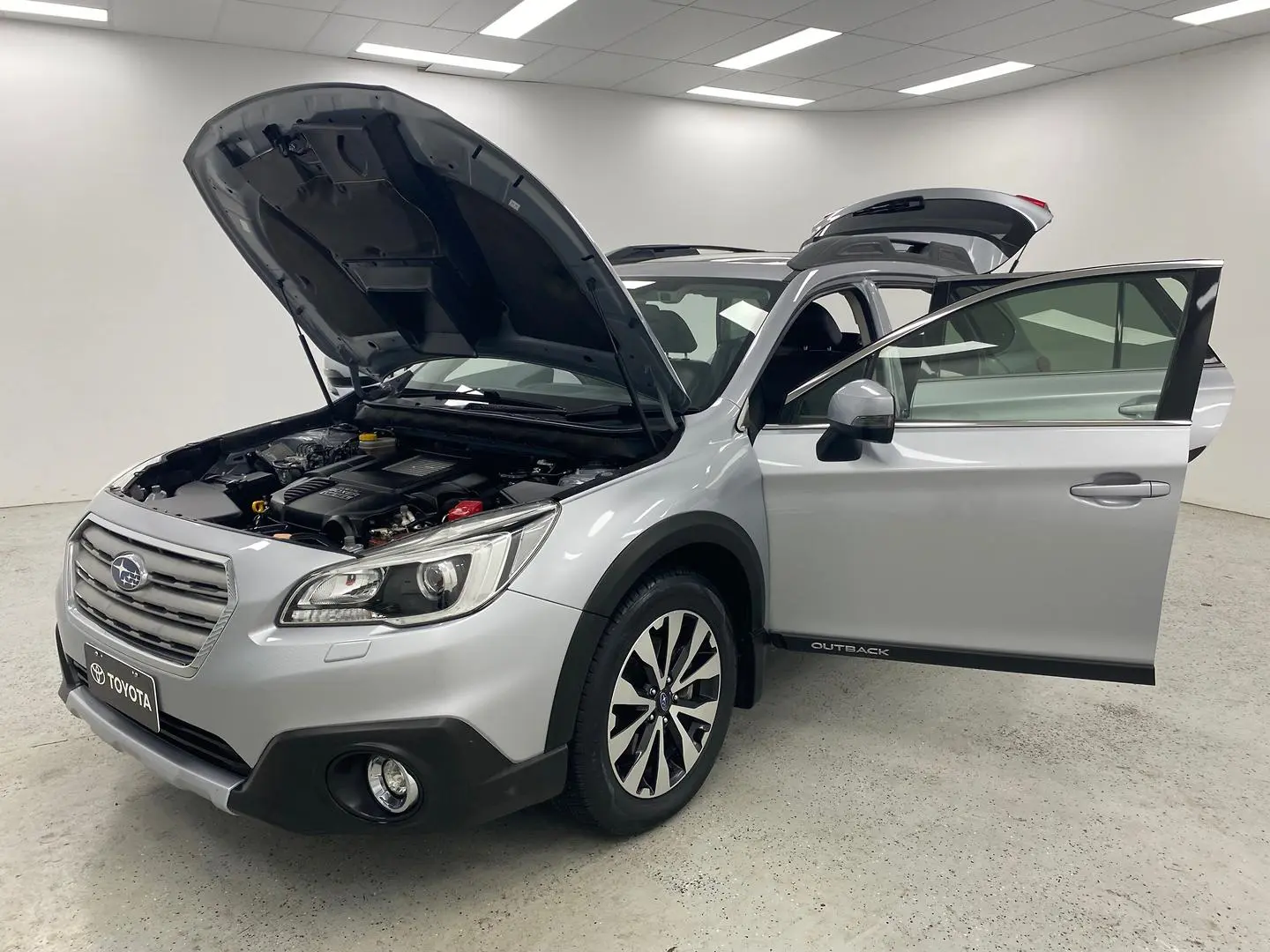 2016 Subaru Outback Gallery Image 15