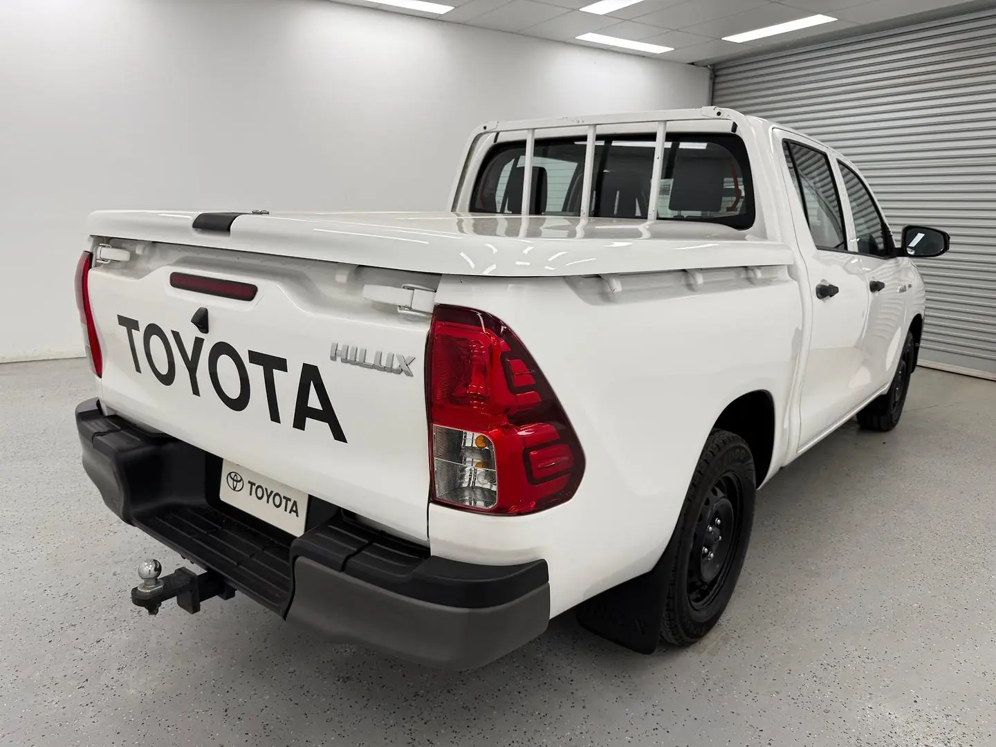 2018 Toyota Hilux Gallery Image 3