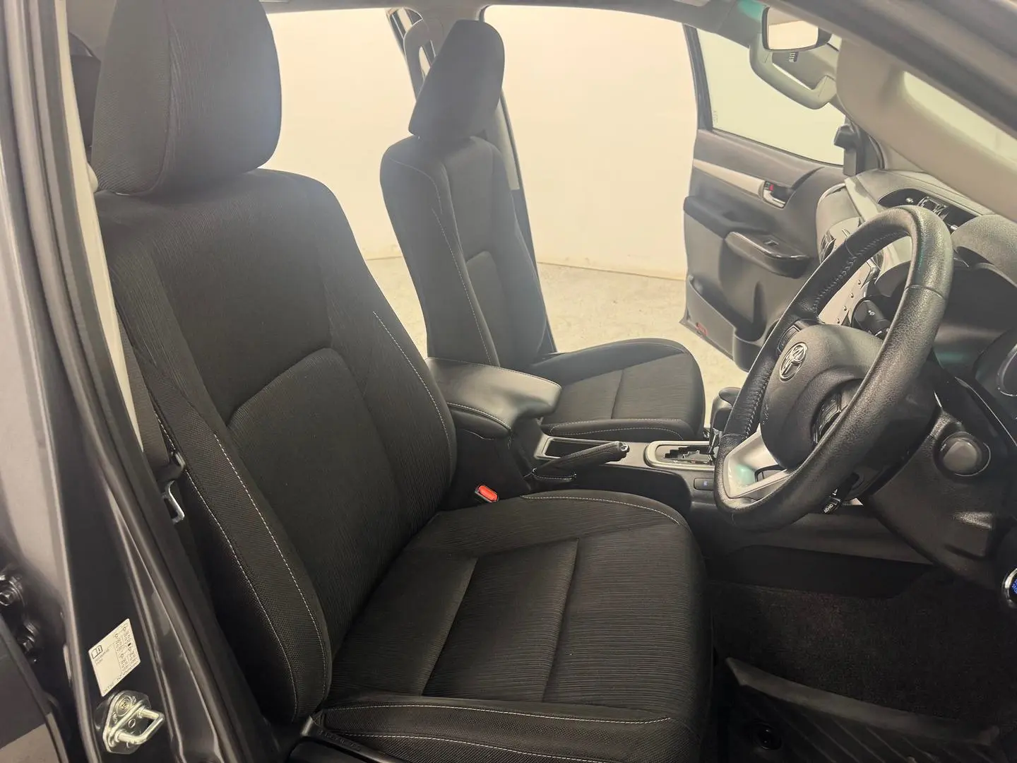 2023 Toyota Hilux Gallery Image 25