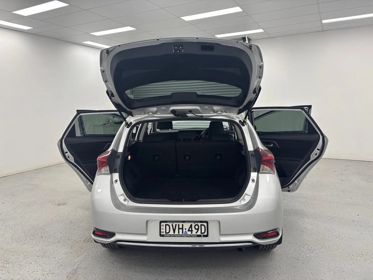 2016 Toyota Corolla Gallery Image 11