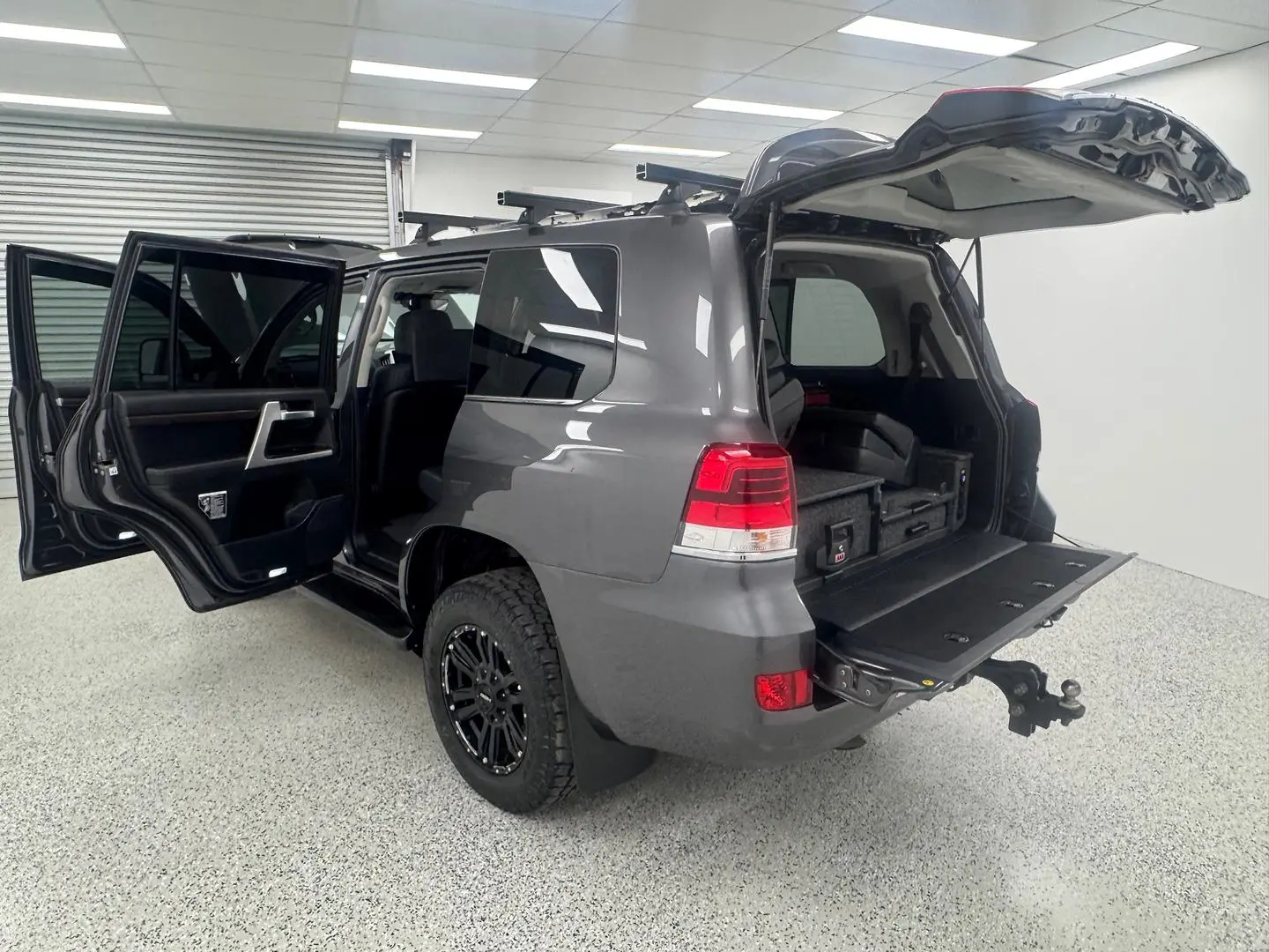 2019 Toyota Landcruiser Gallery Image 11