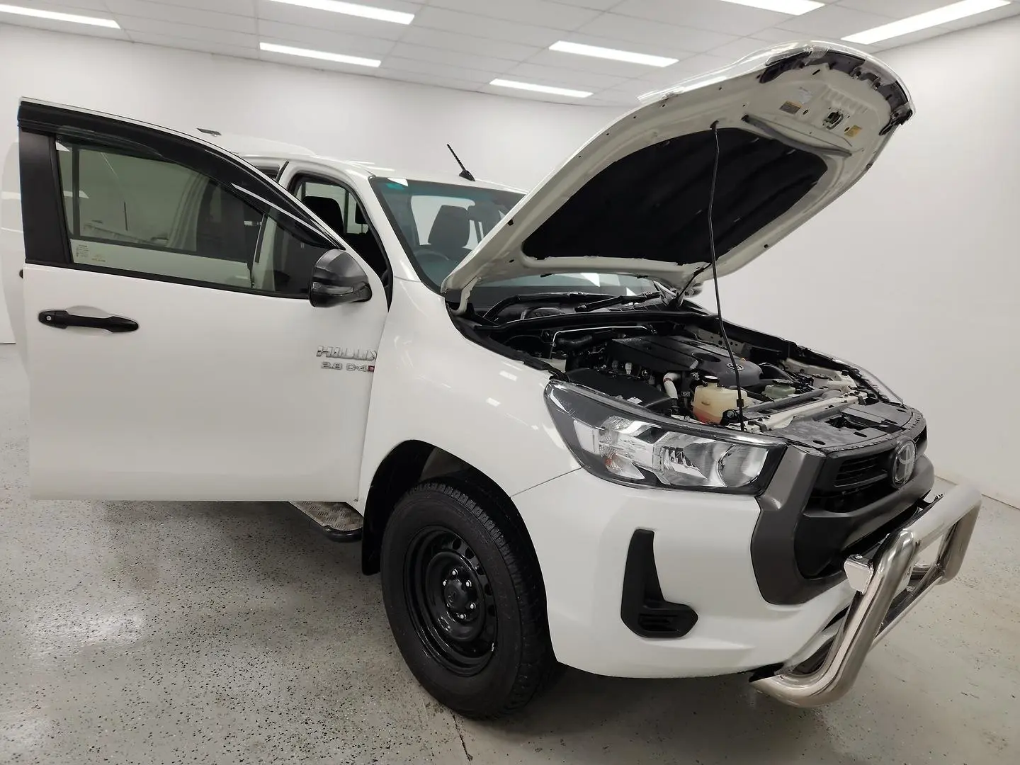 2021 Toyota Hilux Gallery Image 8