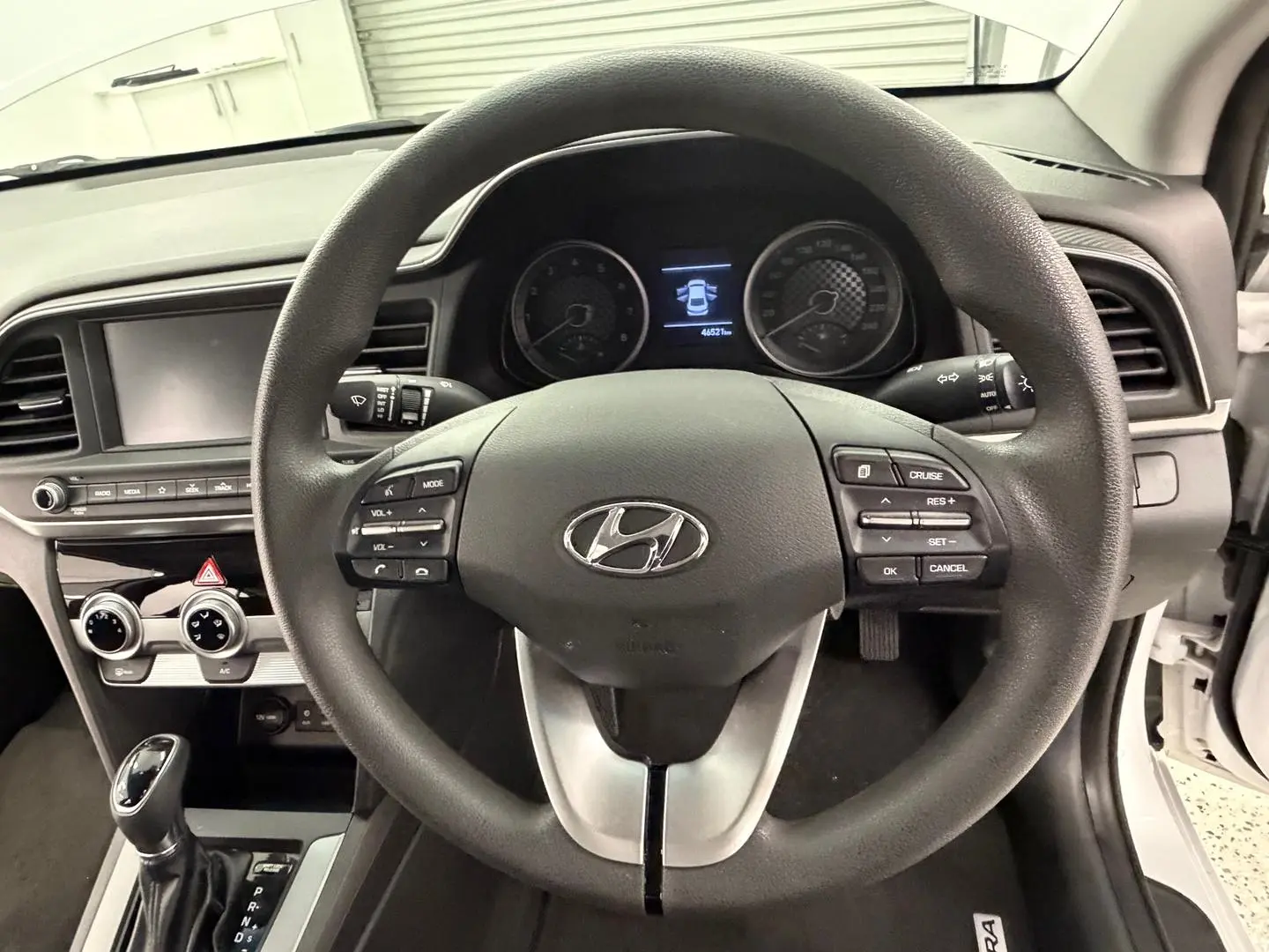 2019 Hyundai Elantra Gallery Image 18