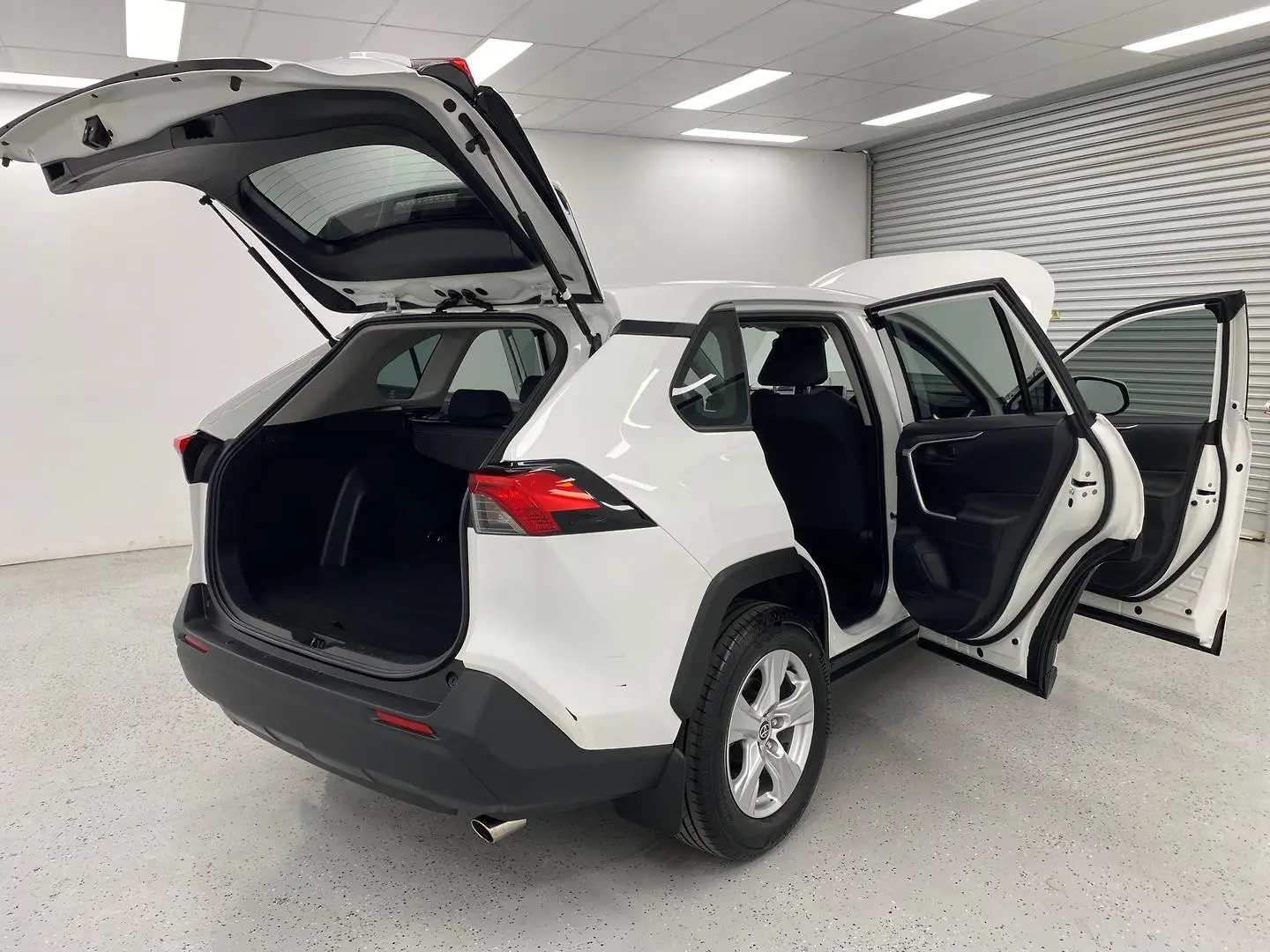 2019 Toyota RAV4 Image 11