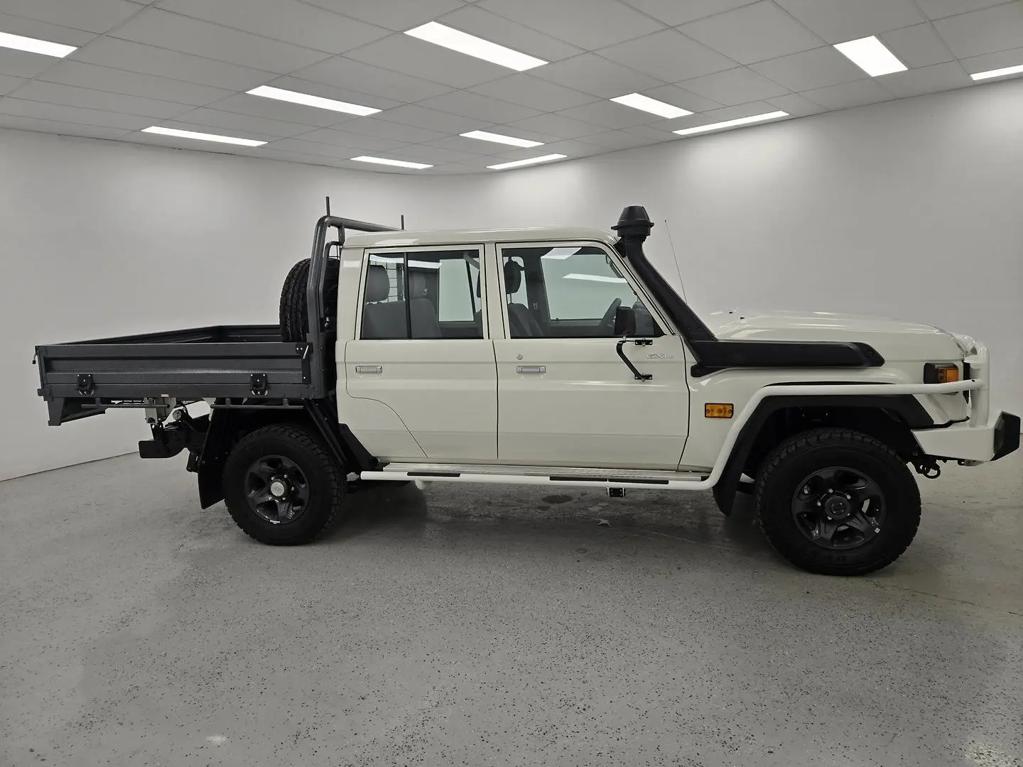 2023 Toyota Landcruiser Gallery Image 2