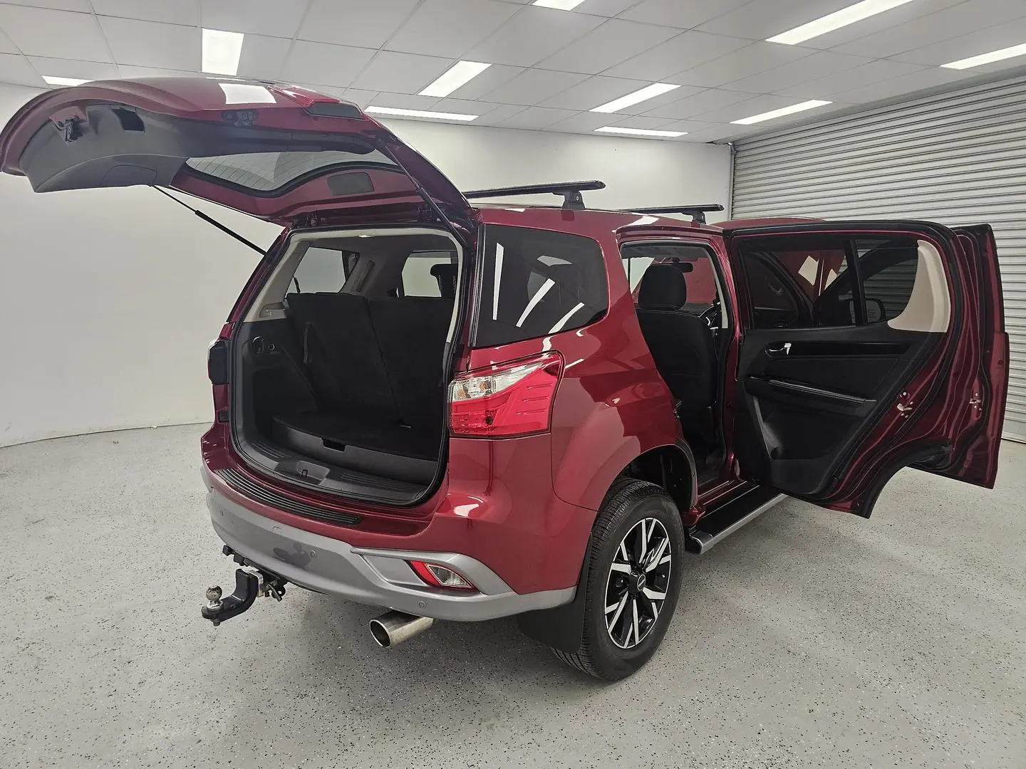 2020 Isuzu MU-X Gallery Image 20