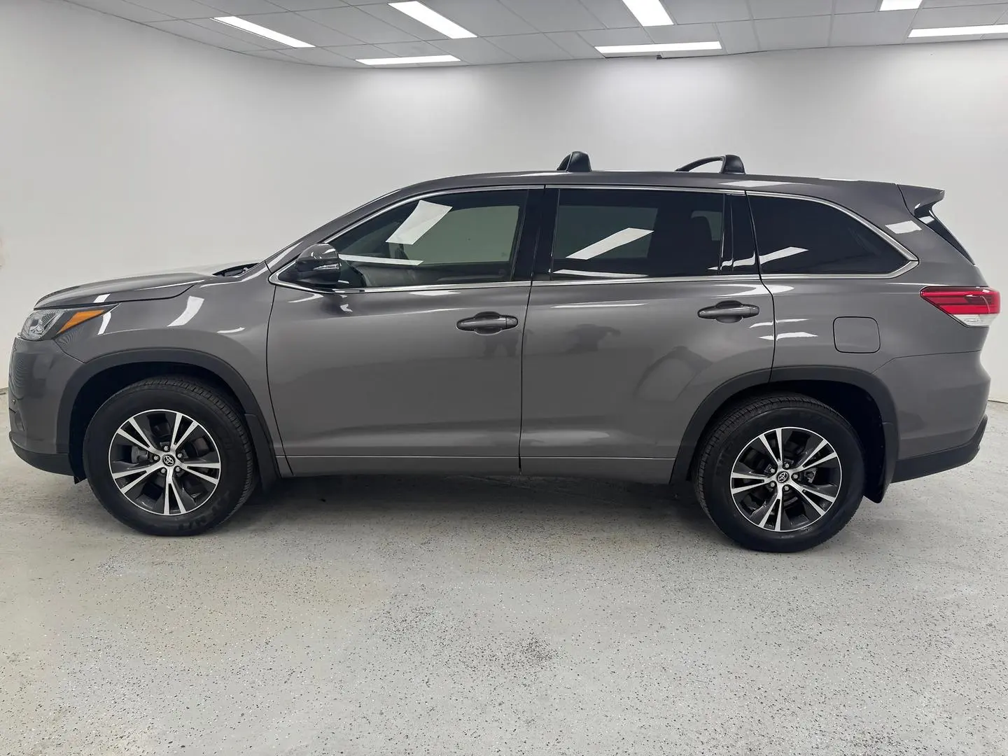 2019 Toyota Kluger Gallery Image 5