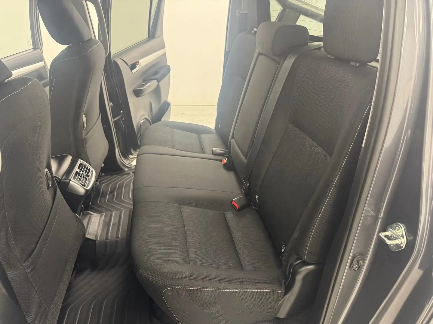 2023 Toyota Hilux Gallery Image 29
